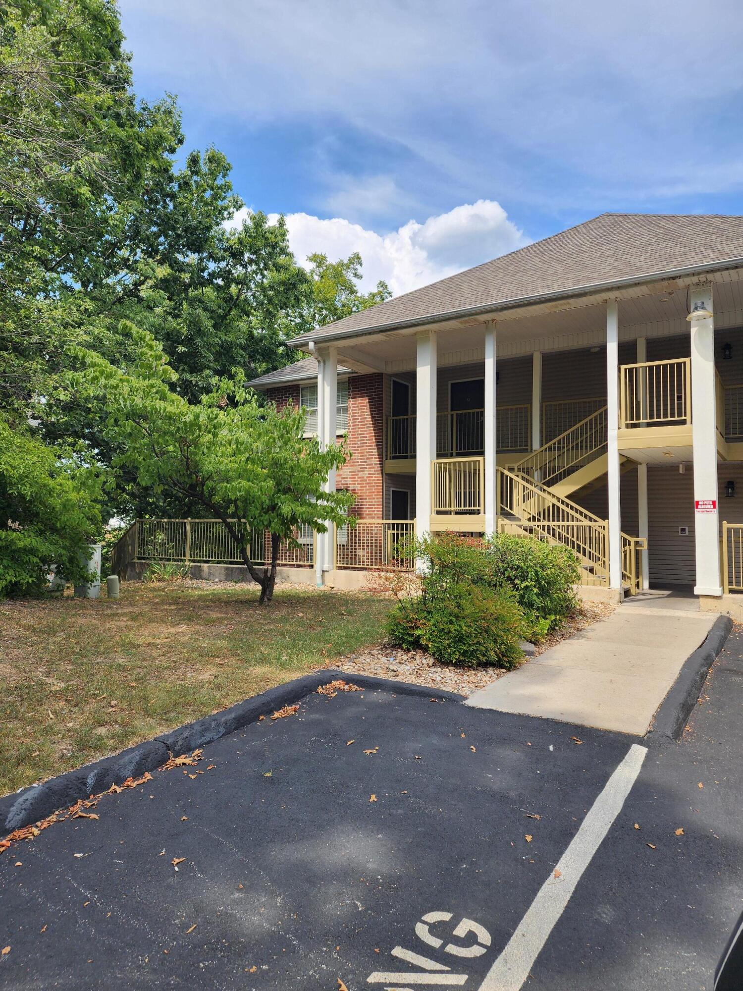 Photo 5 - Residential for sale – 200  Golf View Drive  Branson, MO