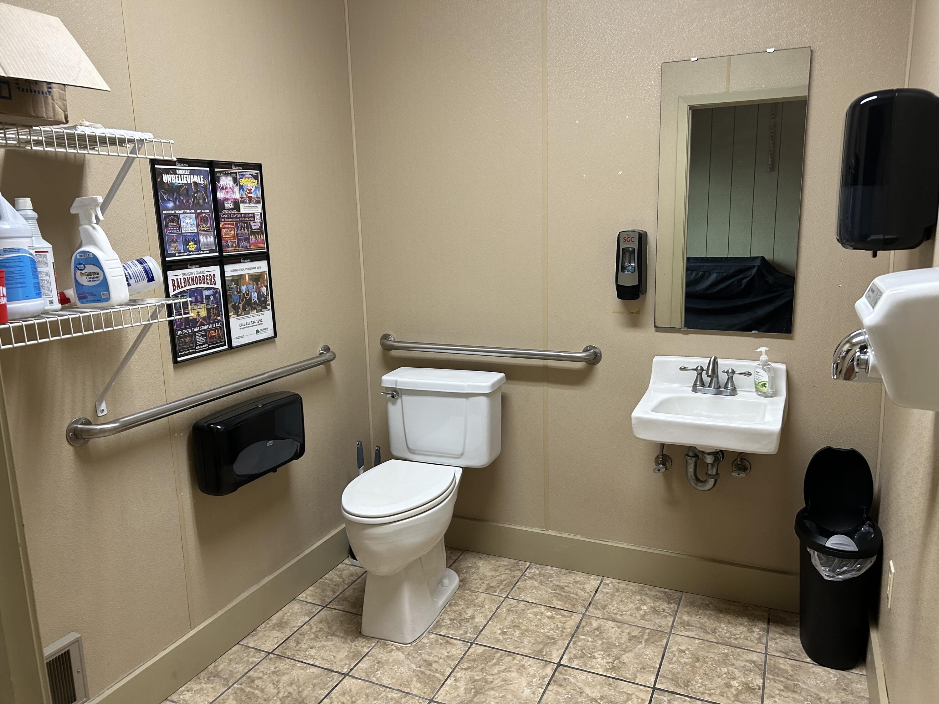 Photo 8 - Commercial Lease for sale – 1926 W 76 Country Blvd Boulevard  Branson, MO