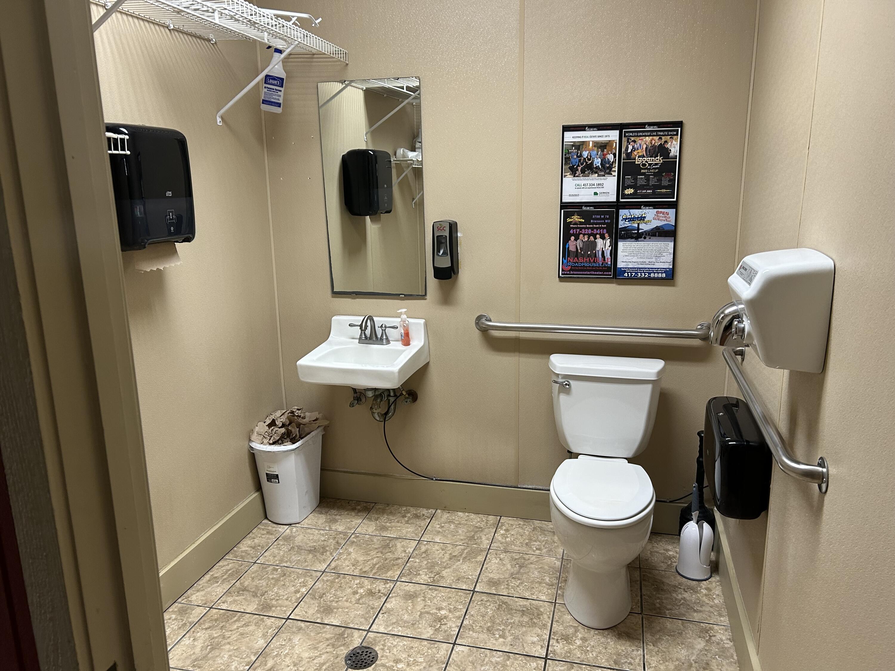 Photo 7 - Commercial Lease for sale – 1926 W 76 Country Blvd Boulevard  Branson, MO
