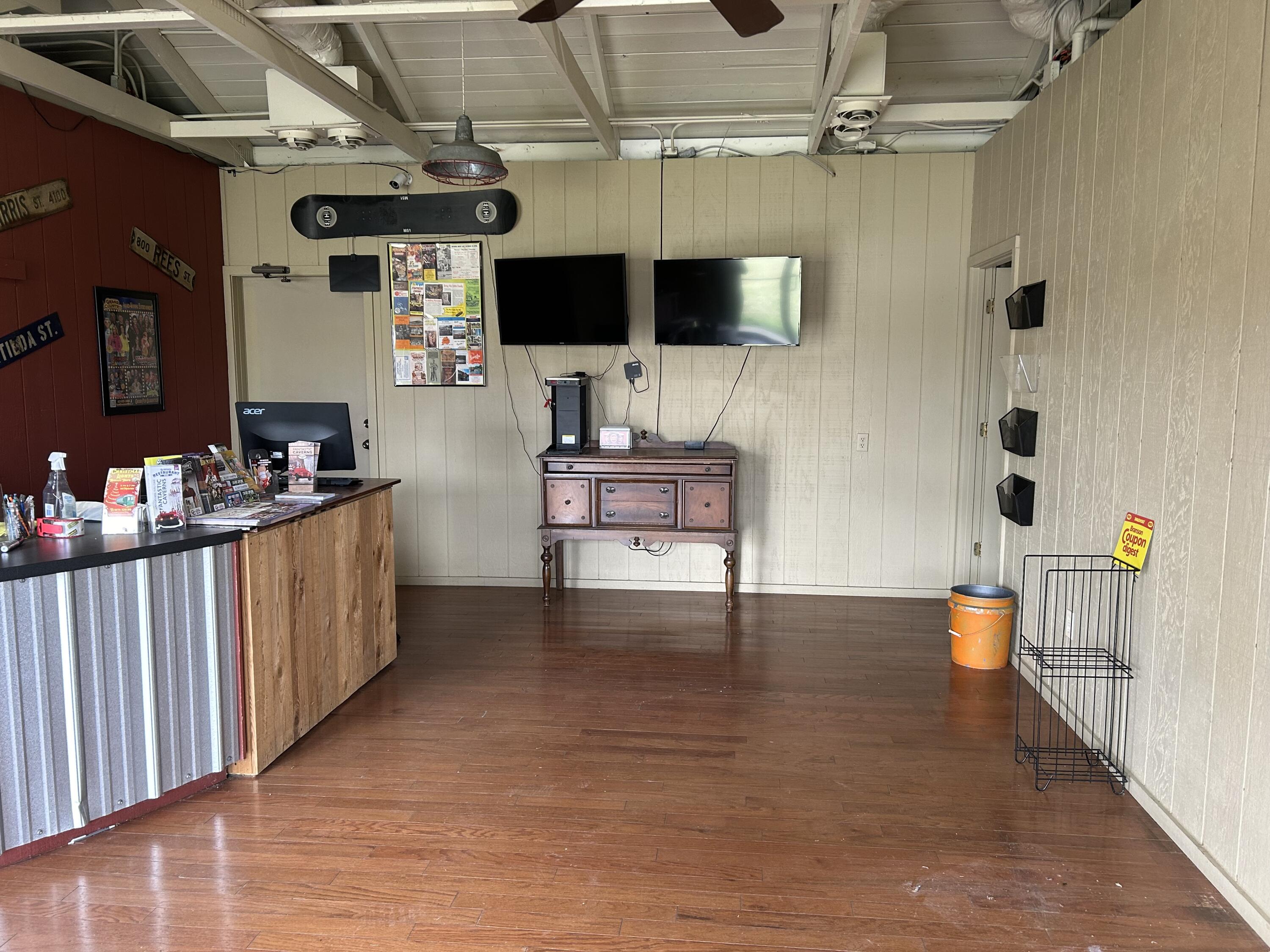Photo 3 - Commercial Lease for sale – 1926 W 76 Country Blvd Boulevard  Branson, MO