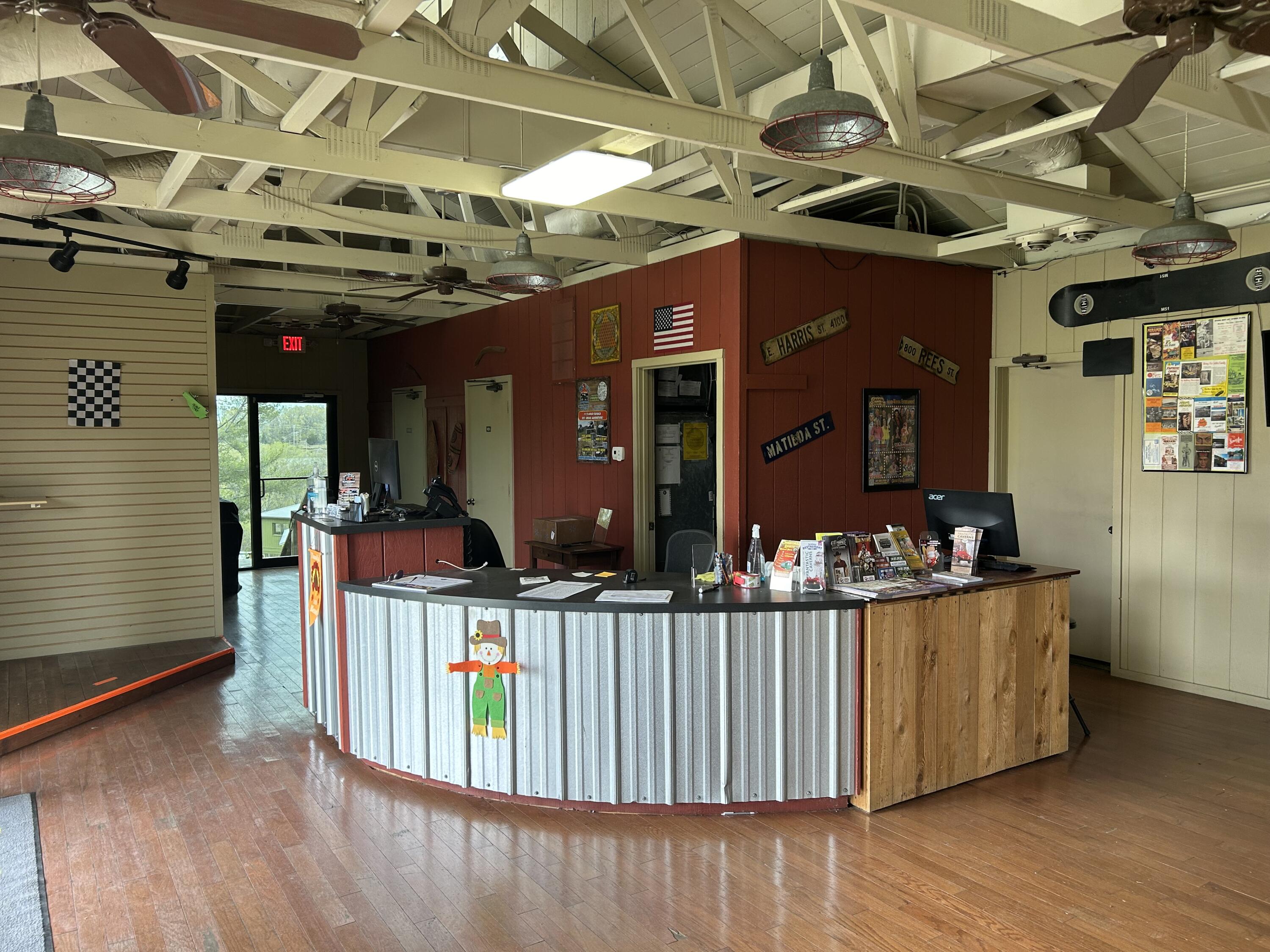 Photo 2 - Commercial Lease for sale – 1926 W 76 Country Blvd Boulevard  Branson, MO