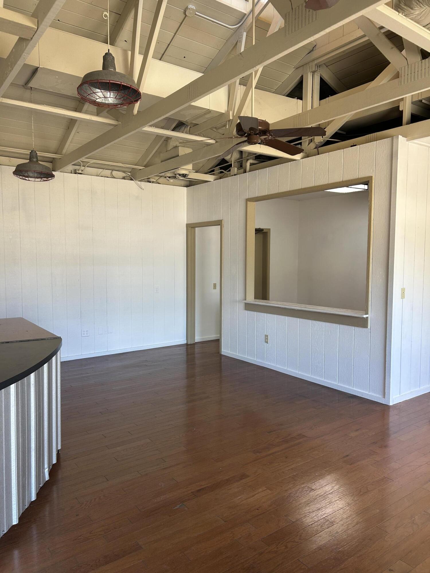 Photo 4 - Commercial Lease for sale – 1926 W 76 Country Blvd Boulevard  Branson, MO