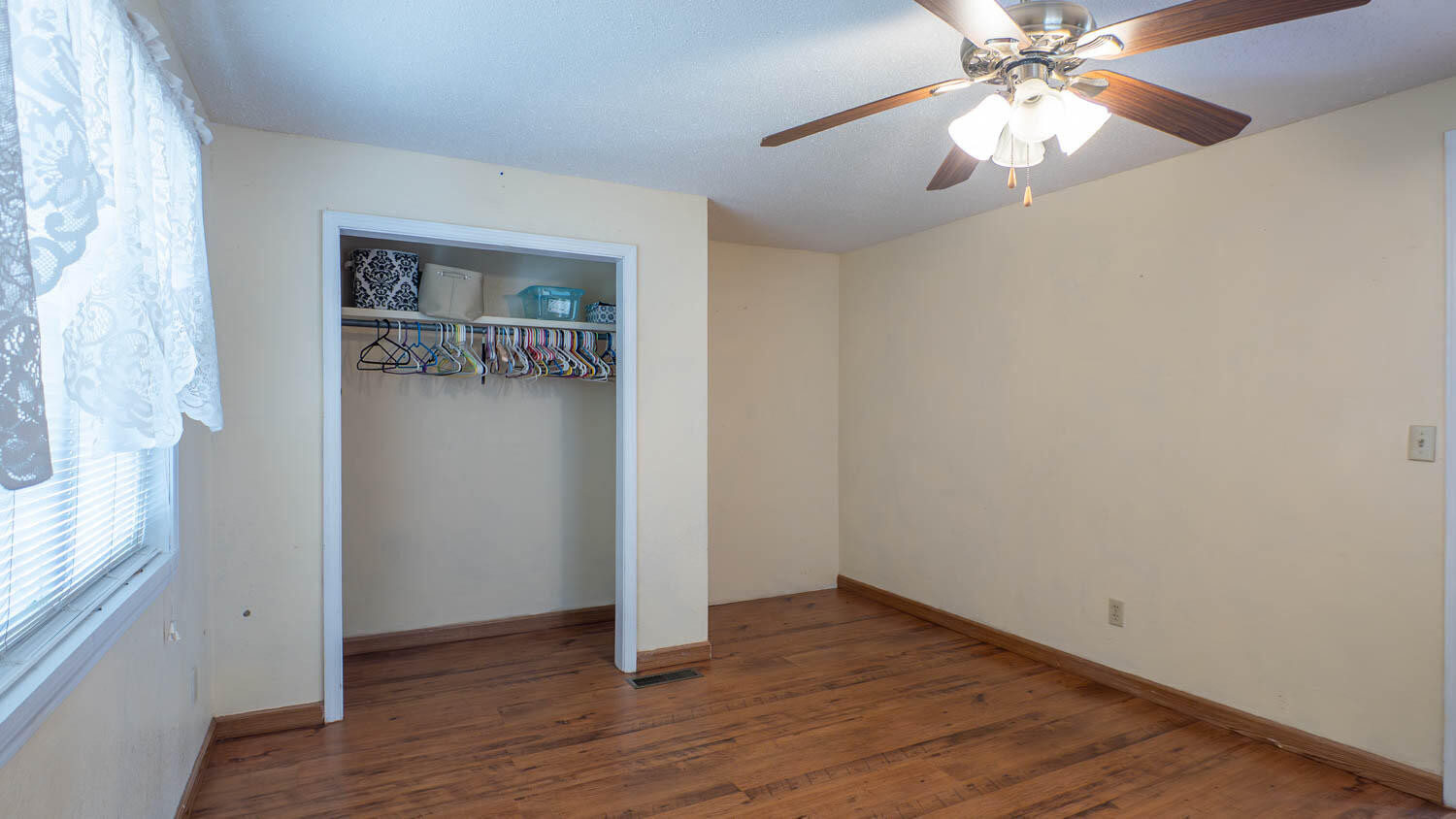 Photo 11 - Residential for sale – 501  Owens Street   Alton, MO