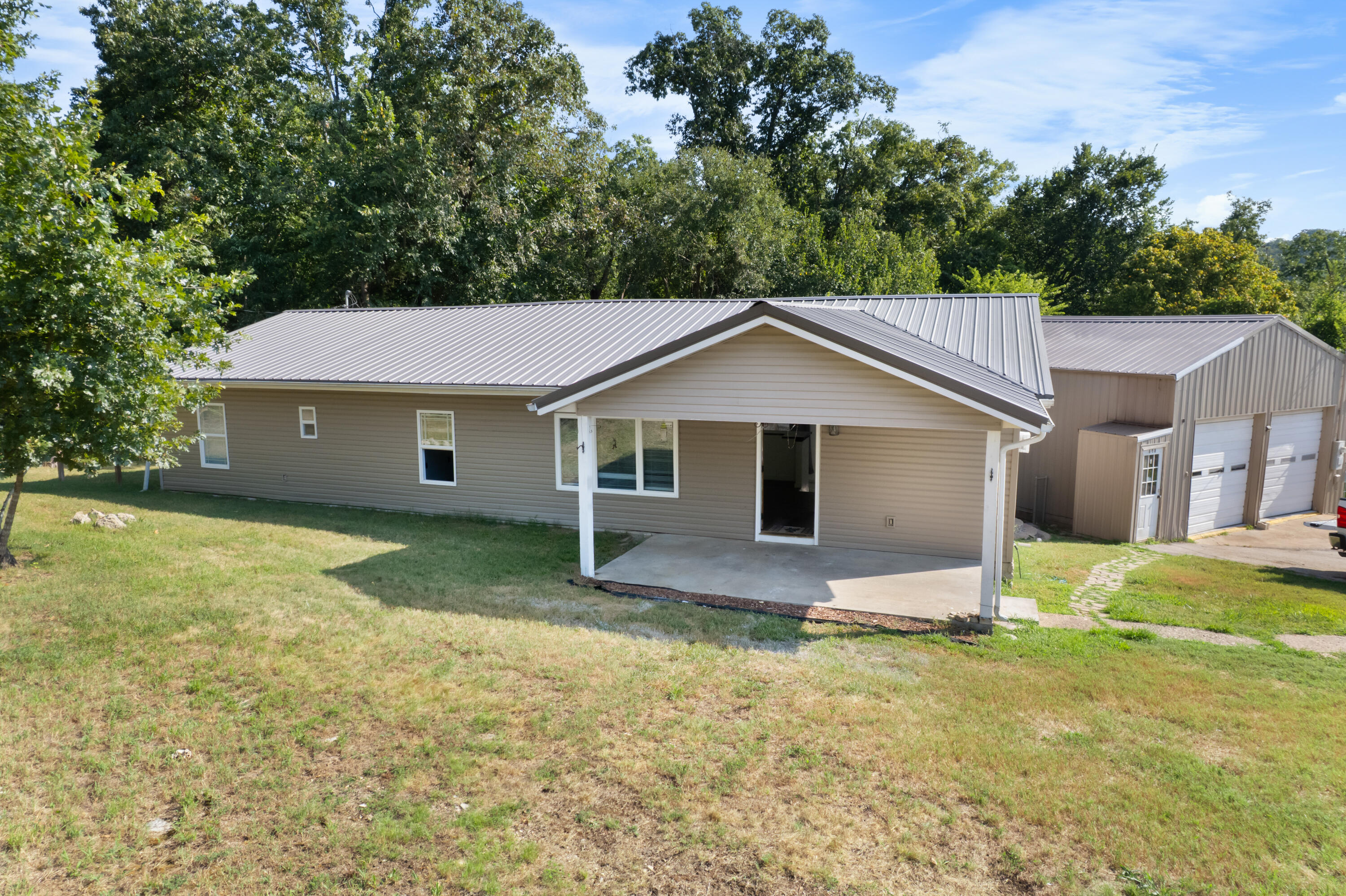 Photo 2 - Residential for sale – 610  Kimberly Creek Road  Rockaway Beach, MO