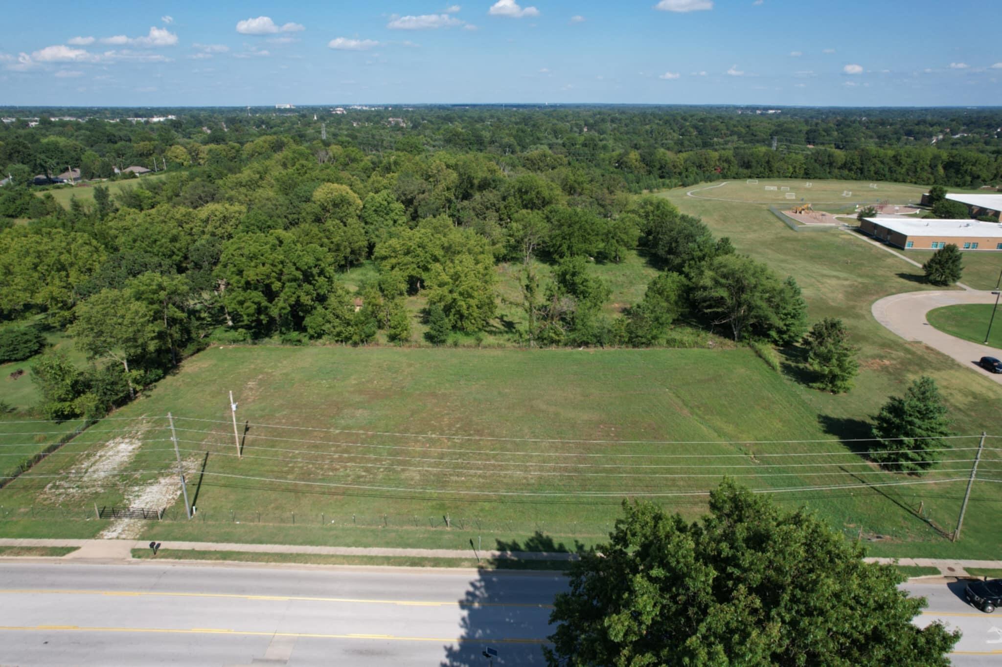 Photo 4 - Land for sale – 4654 S Farm Road 135   Springfield, MO