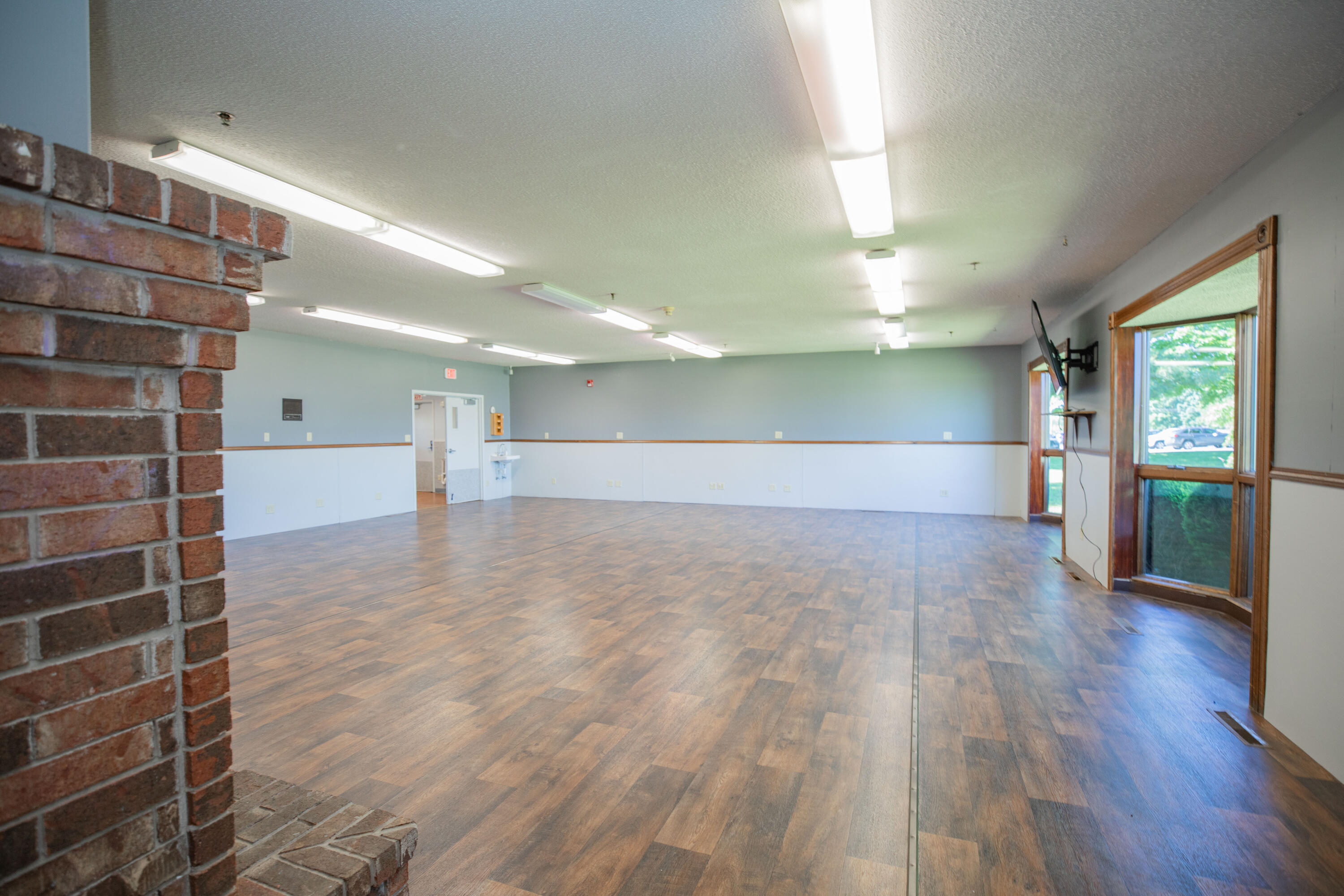 Photo 9 - Commercial Sale for sale – 807 N Briarwood   Bolivar, MO