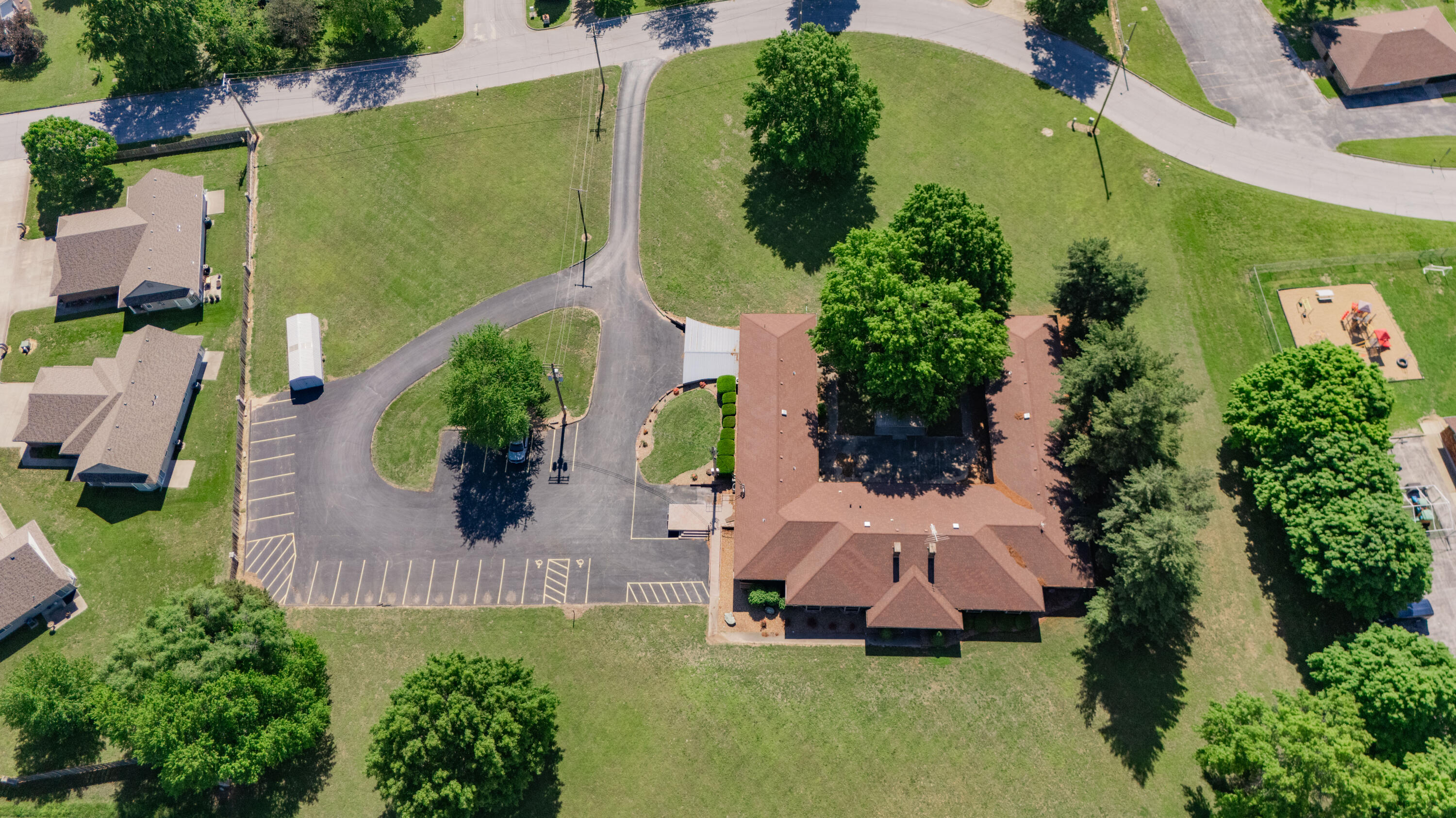 Photo 3 - Commercial Sale for sale – 807 N Briarwood   Bolivar, MO