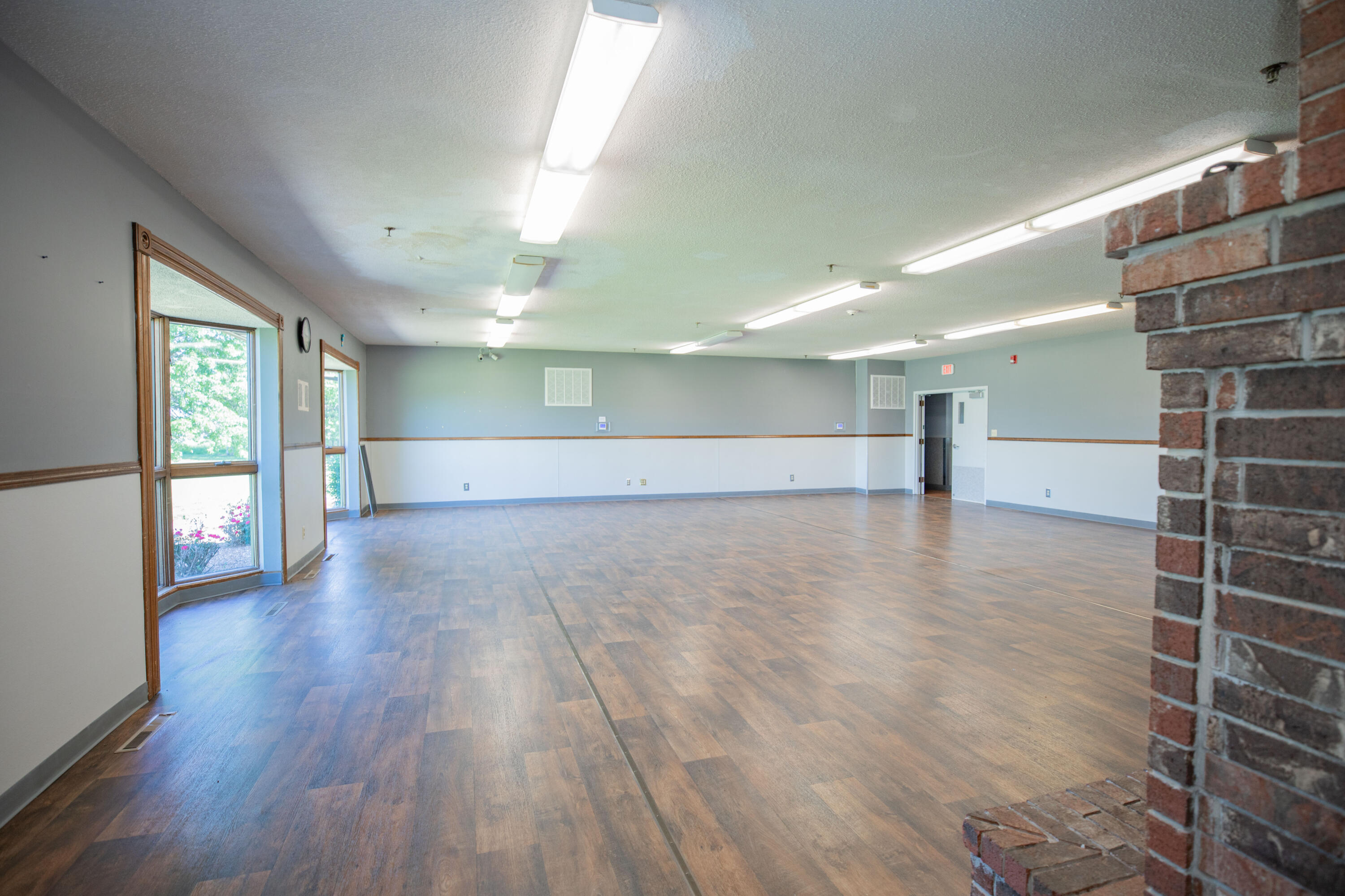 Photo 4 - Commercial Sale for sale – 807 N Briarwood   Bolivar, MO