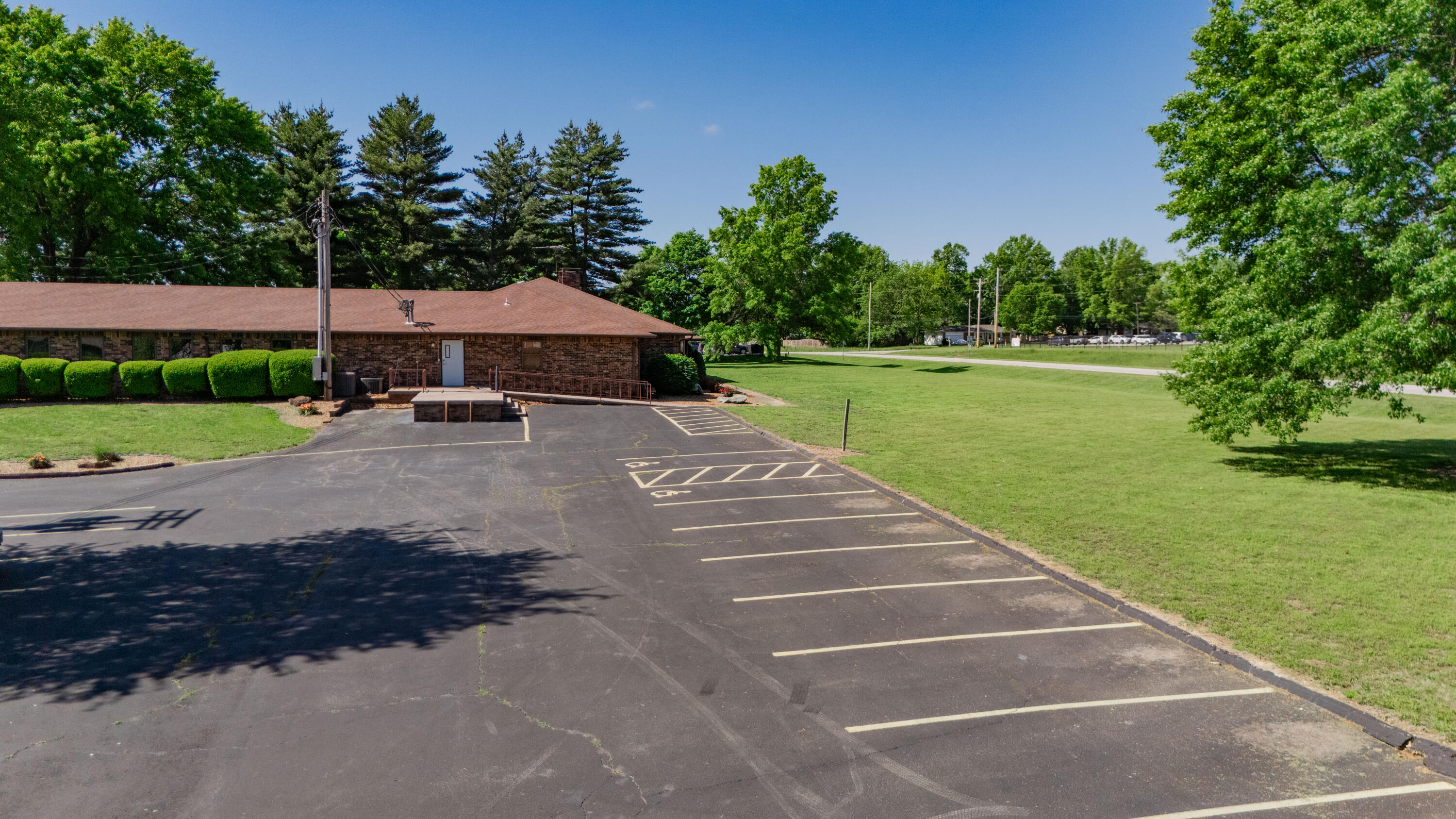 Photo 26 - Commercial Sale for sale – 807 N Briarwood   Bolivar, MO