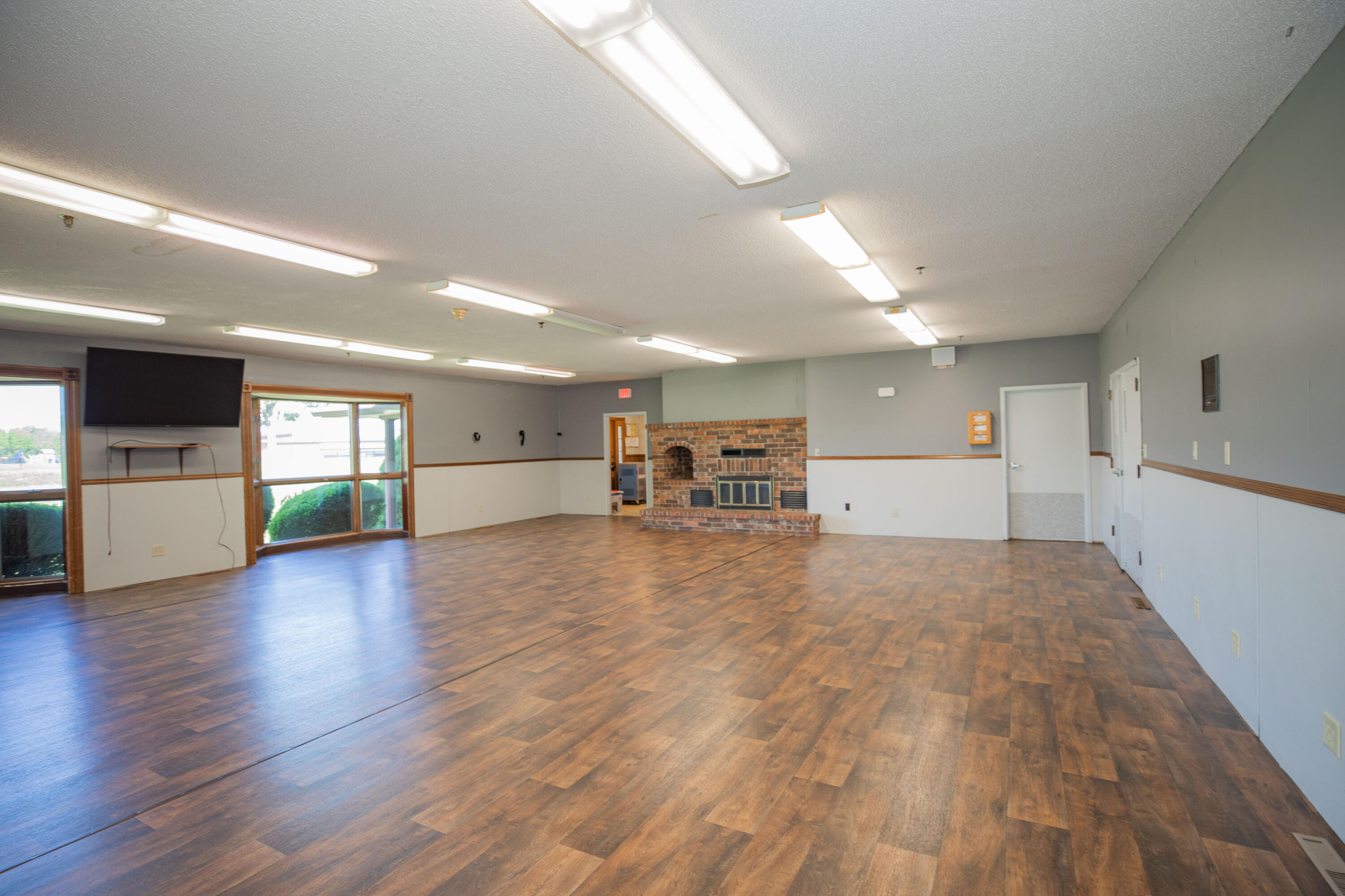 Photo 10 - Commercial Sale for sale – 807 N Briarwood   Bolivar, MO