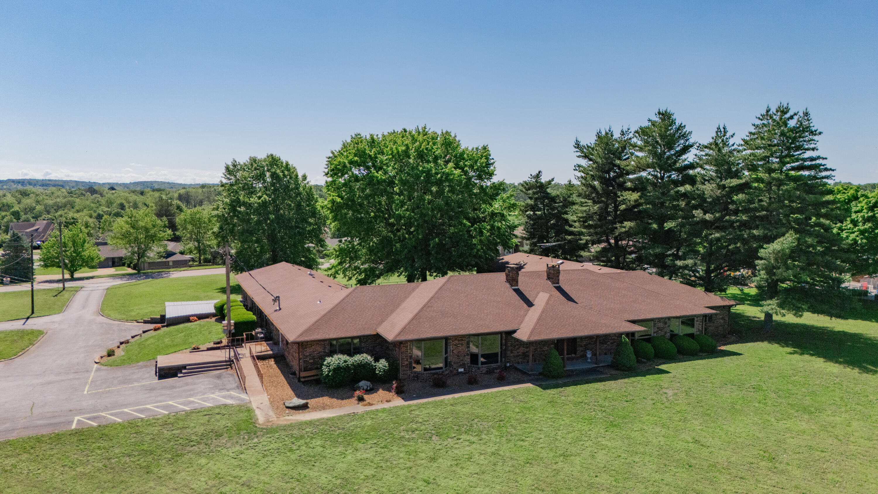 Photo 21 - Commercial Sale for sale – 807 N Briarwood   Bolivar, MO