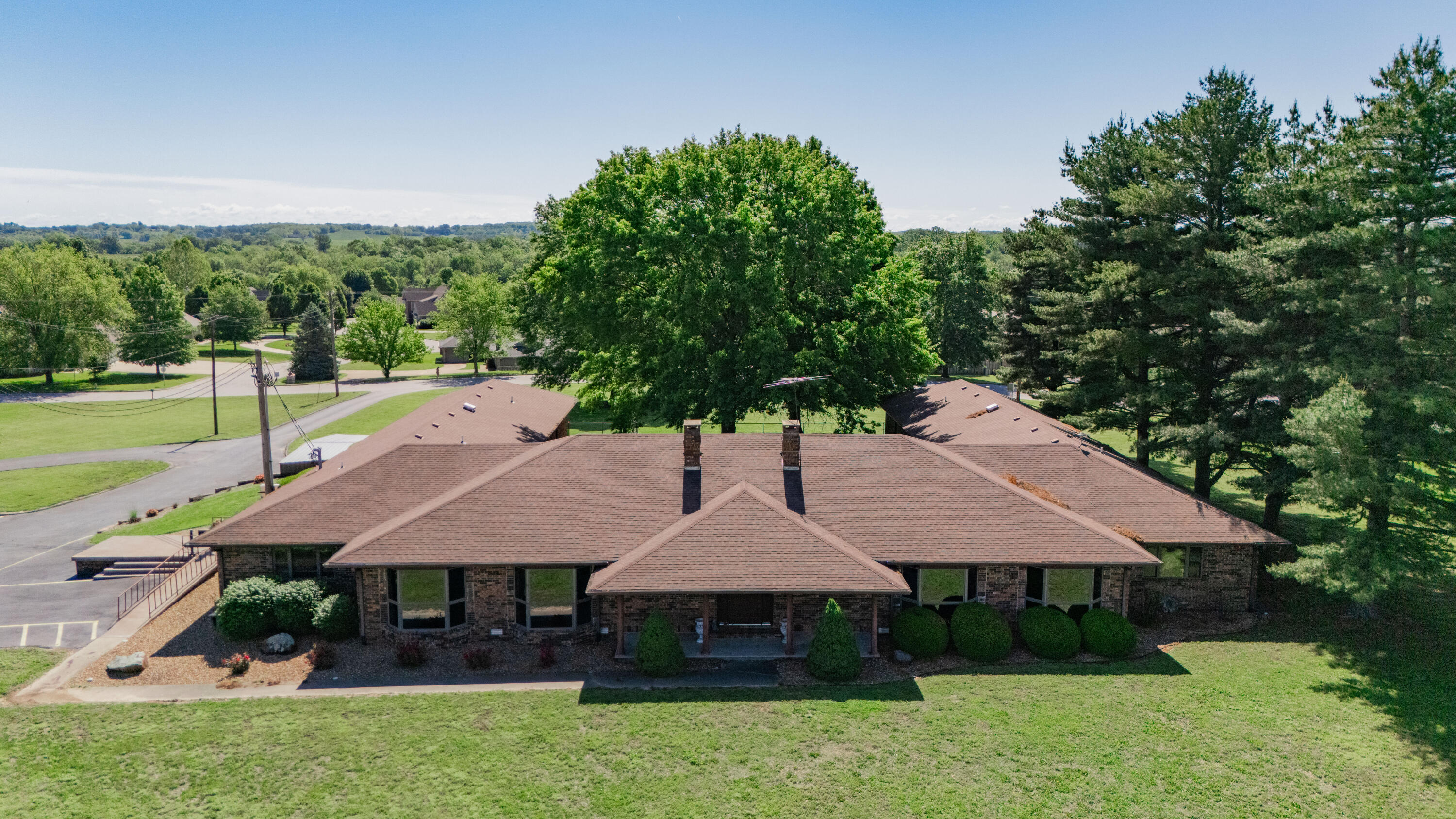Commercial Sale for sale – 807 N Briarwood   Bolivar, MO