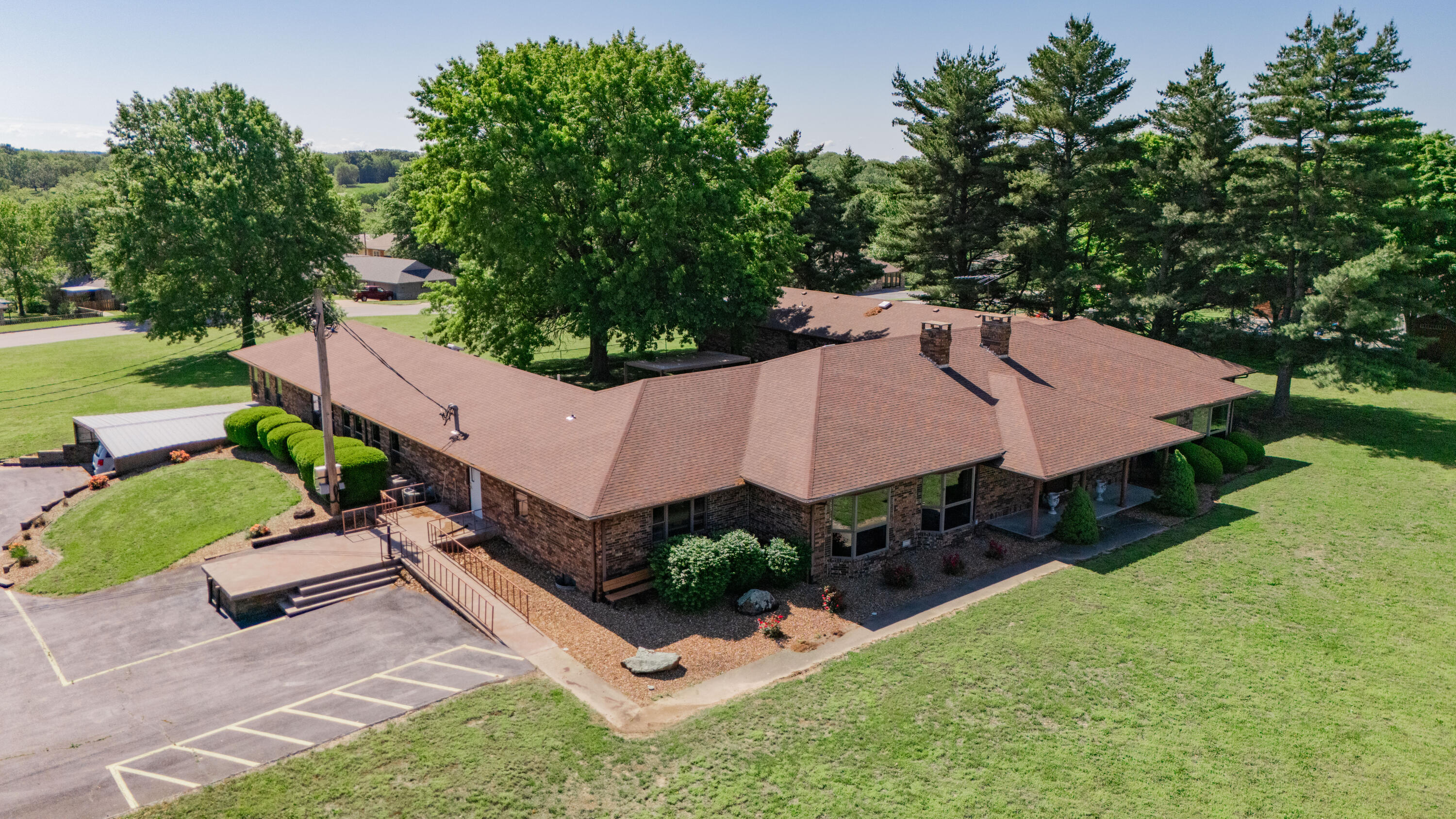 Photo 22 - Commercial Sale for sale – 807 N Briarwood   Bolivar, MO