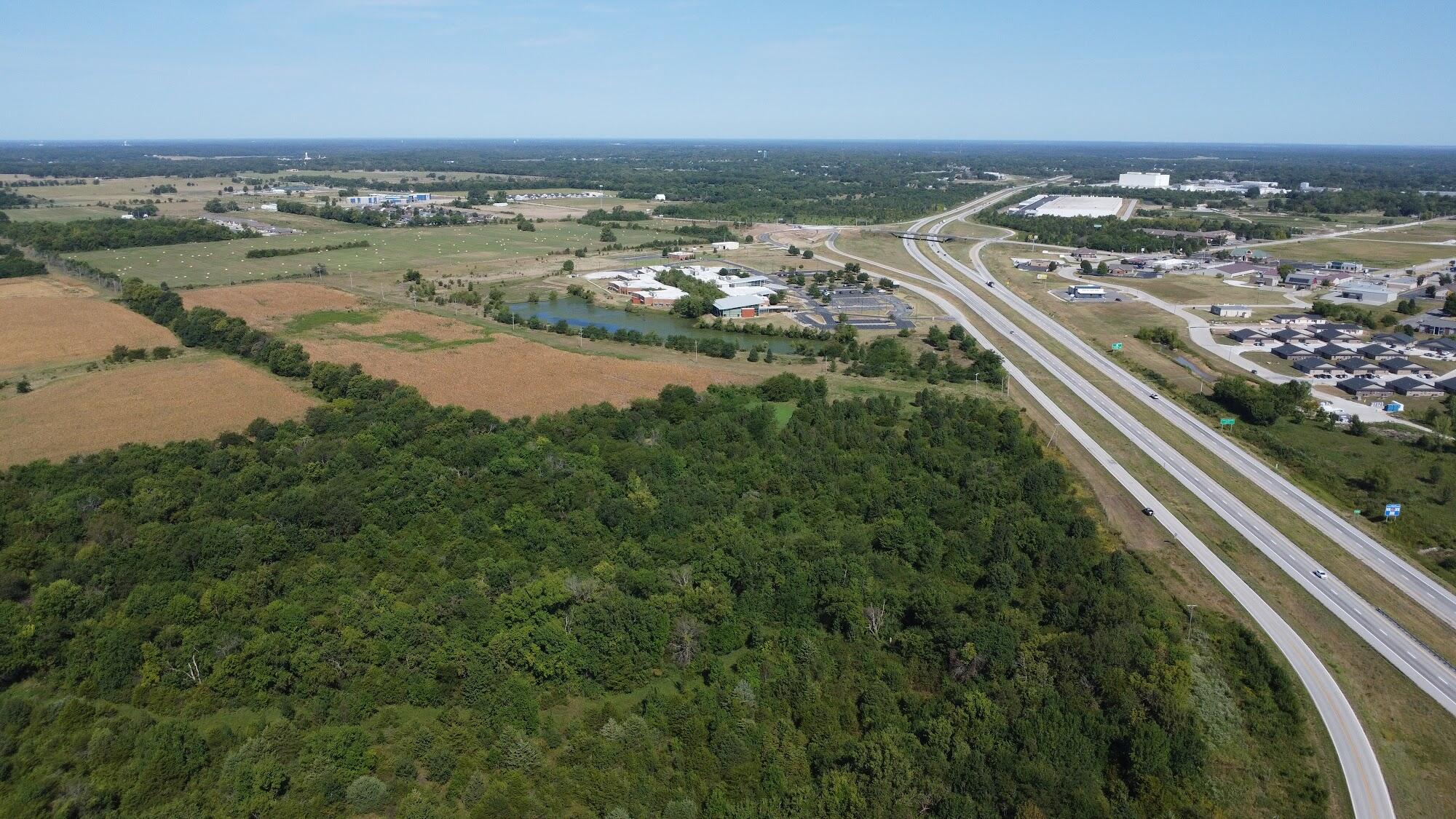 Photo 2 - Land for sale – Tbd  Dr. Russell Smith Dr   Carthage, MO