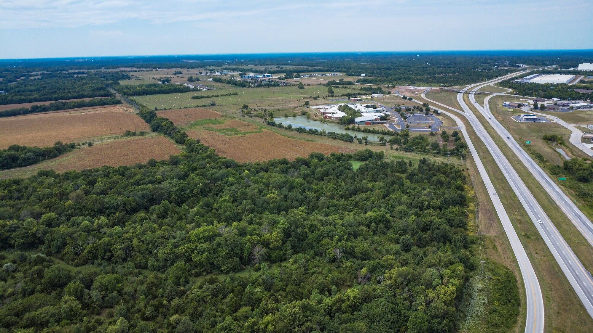Photo 5 - Land for sale – Tbd  Dr. Russell Smith Dr   Carthage, MO