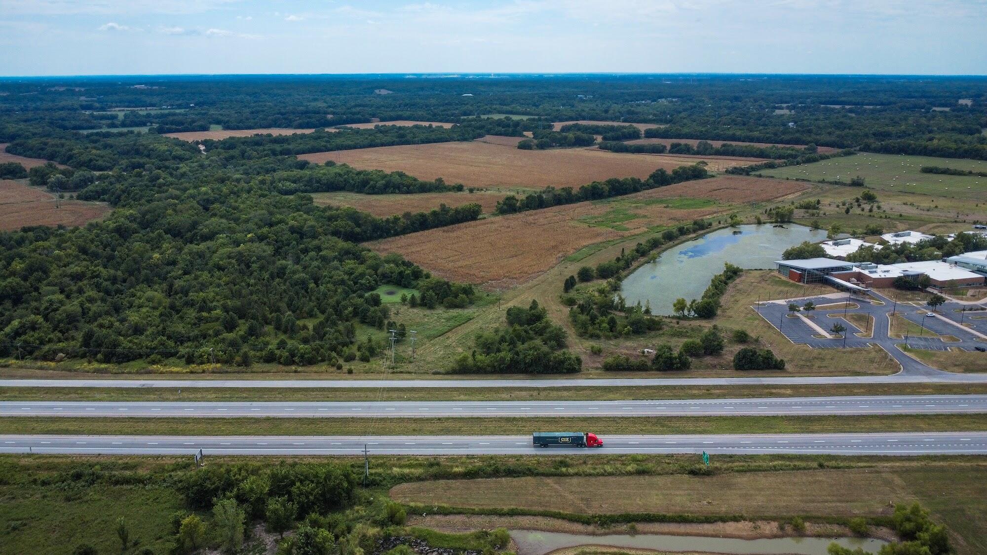 Photo 3 - Land for sale – Tbd  Dr. Russell Smith Dr   Carthage, MO