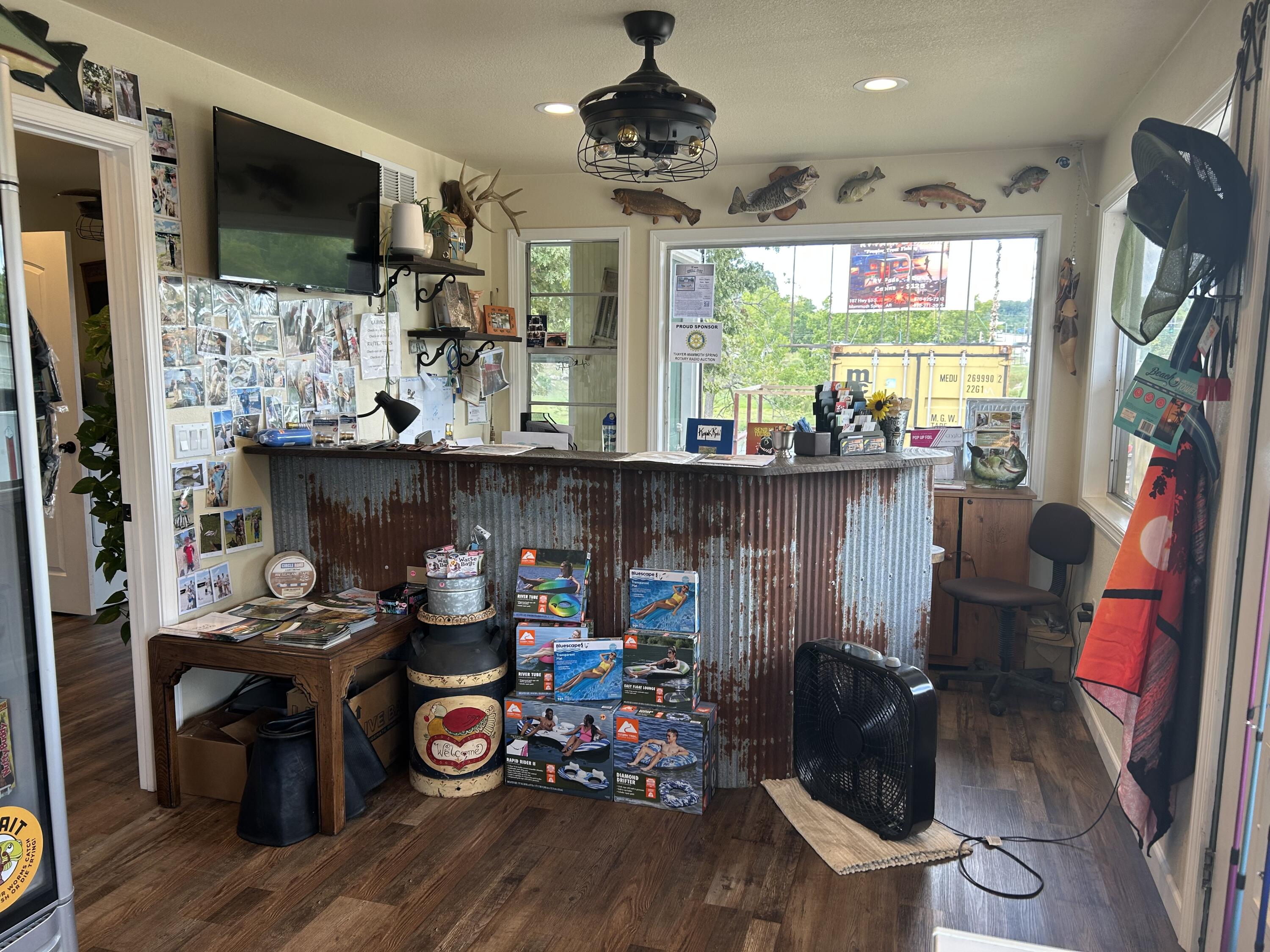 Photo 2 - Commercial Sale for sale – 107  Us 63   Mammoth Spring, AR
