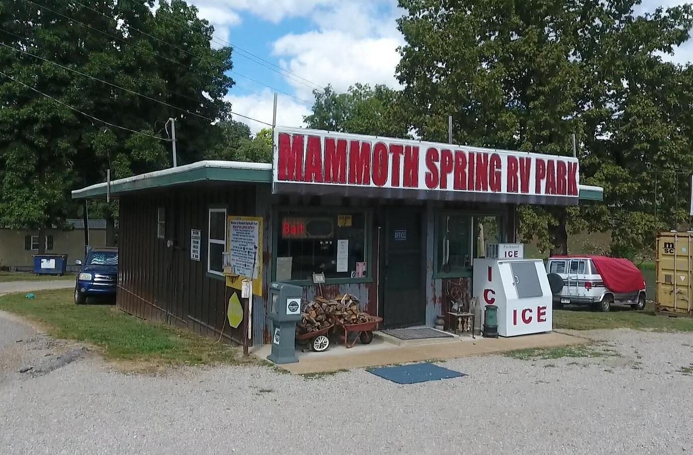 Commercial Sale for sale – 107  Us 63   Mammoth Spring, AR