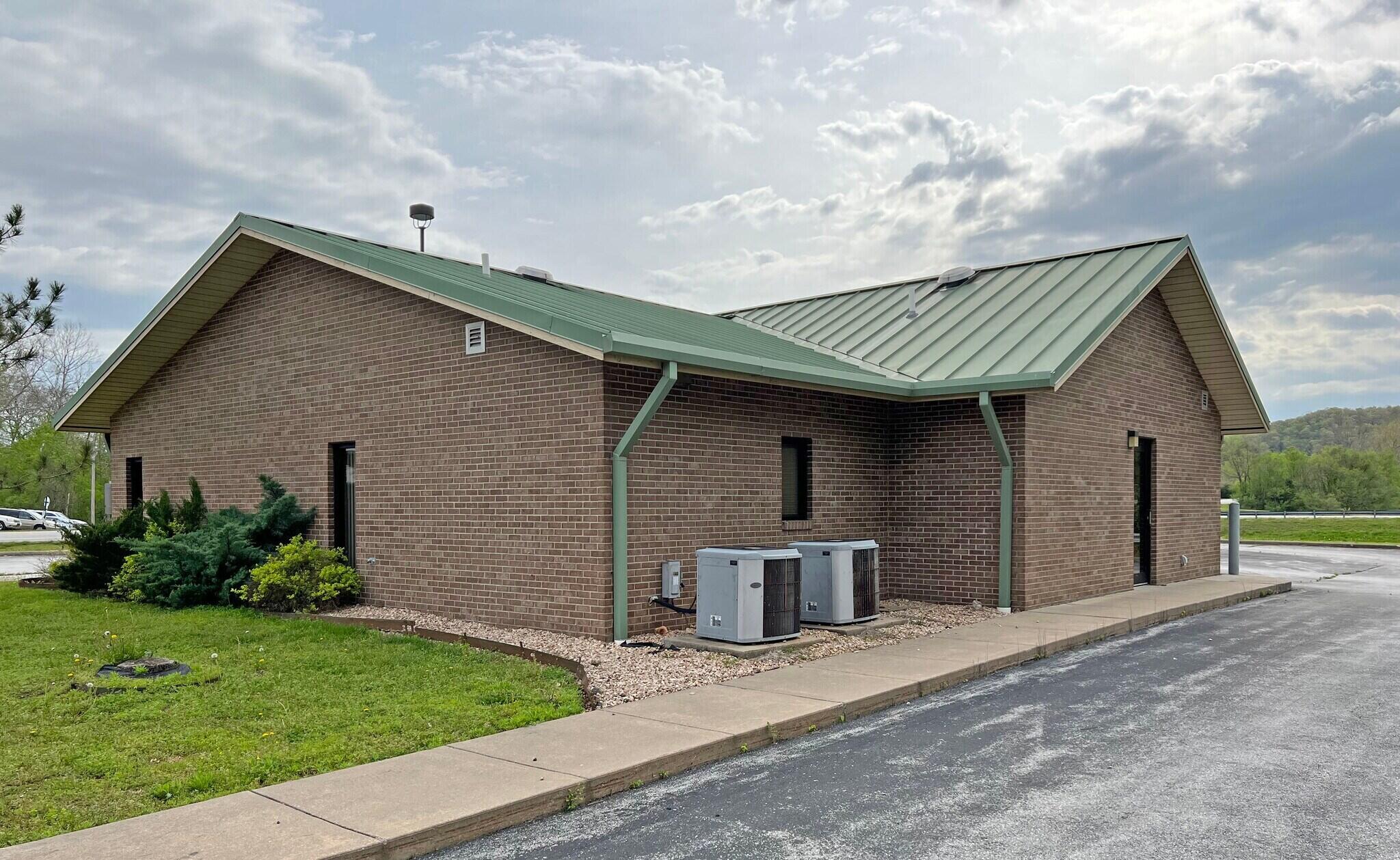 Photo 4 - Commercial Lease for sale – 30667  State Highway 413   Galena, MO