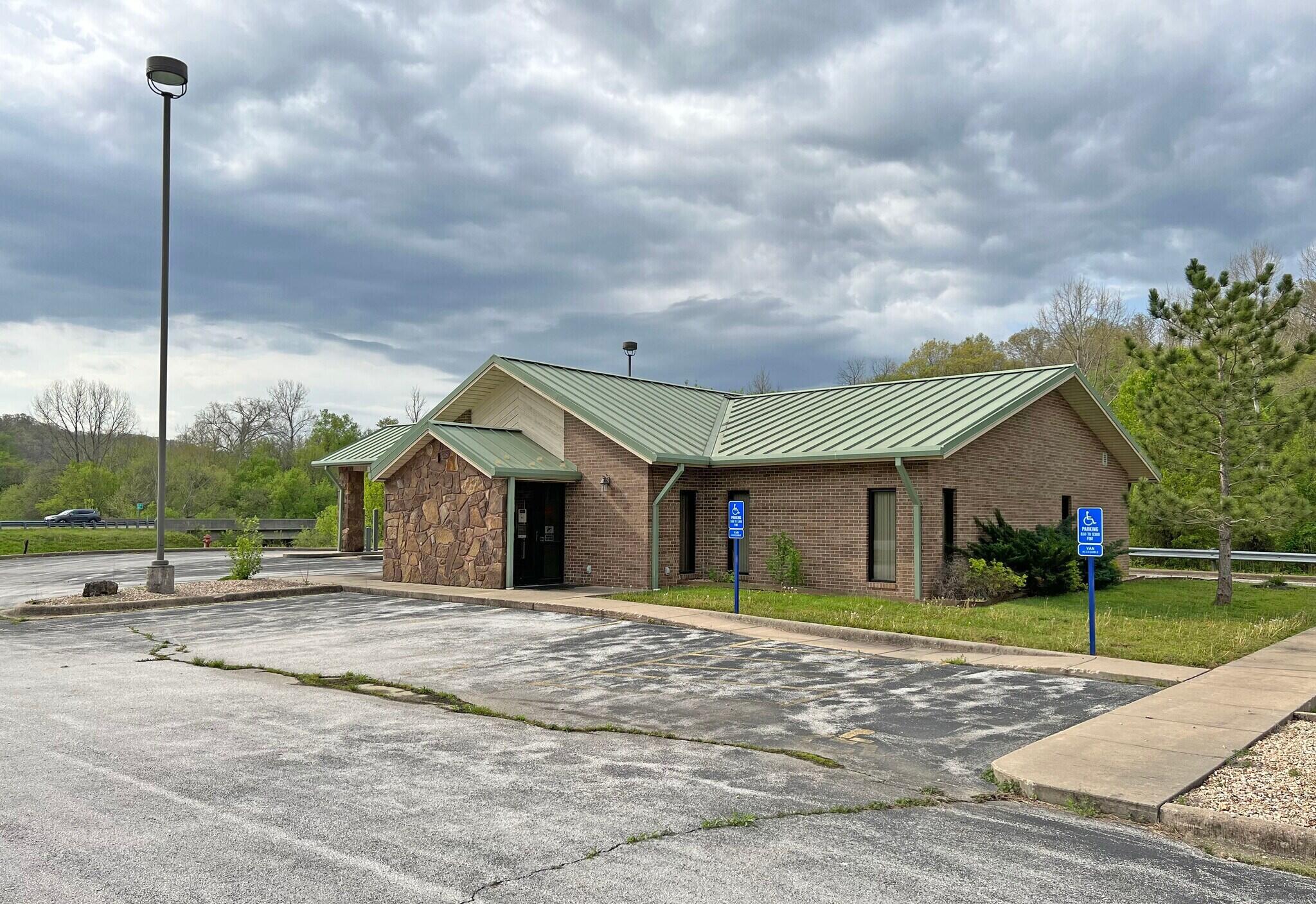 Photo 2 - Commercial Lease for sale – 30667  State Highway 413   Galena, MO