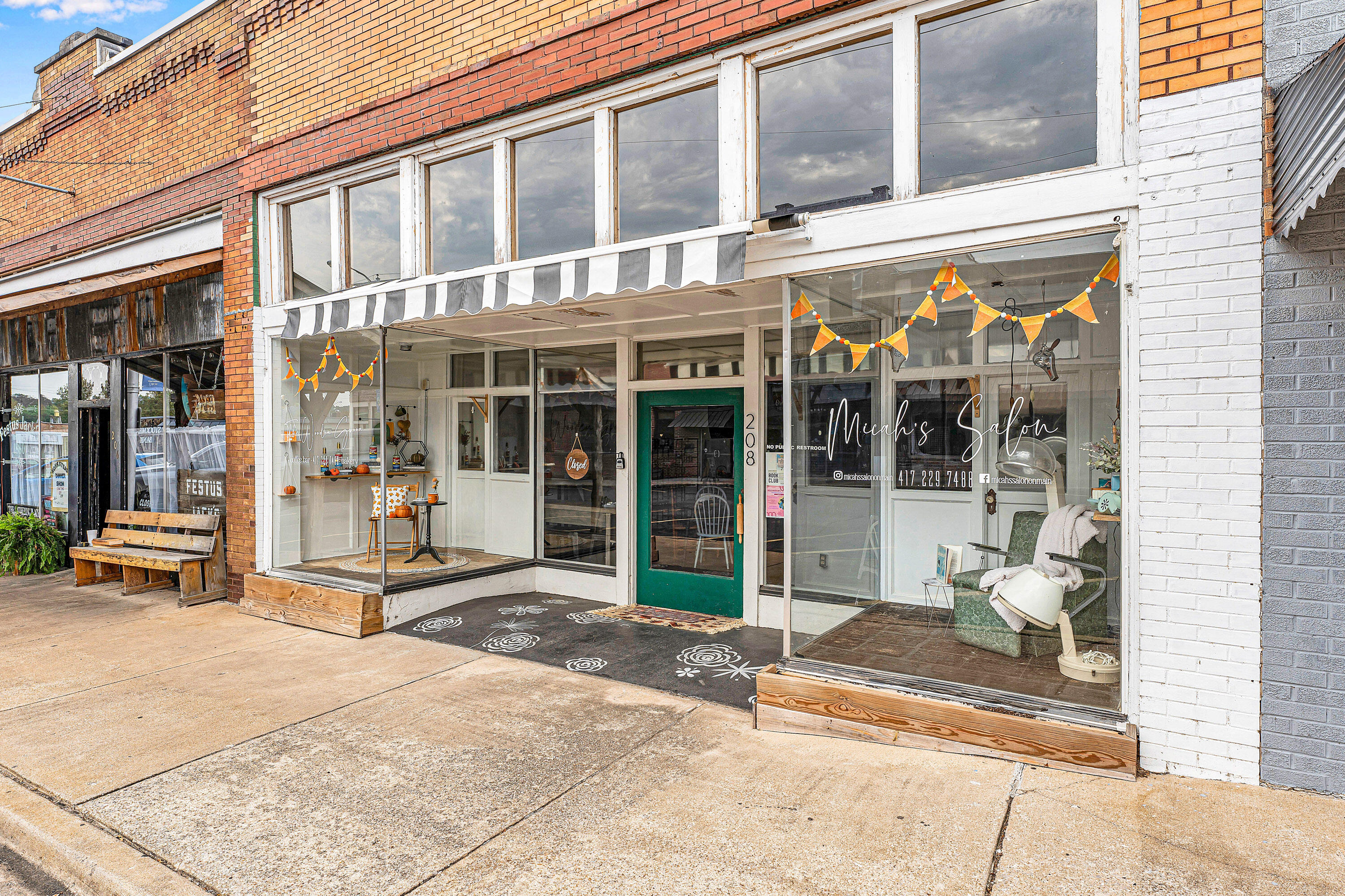 Photo 3 - Commercial Sale for sale – 208  Main Street  Crane, MO