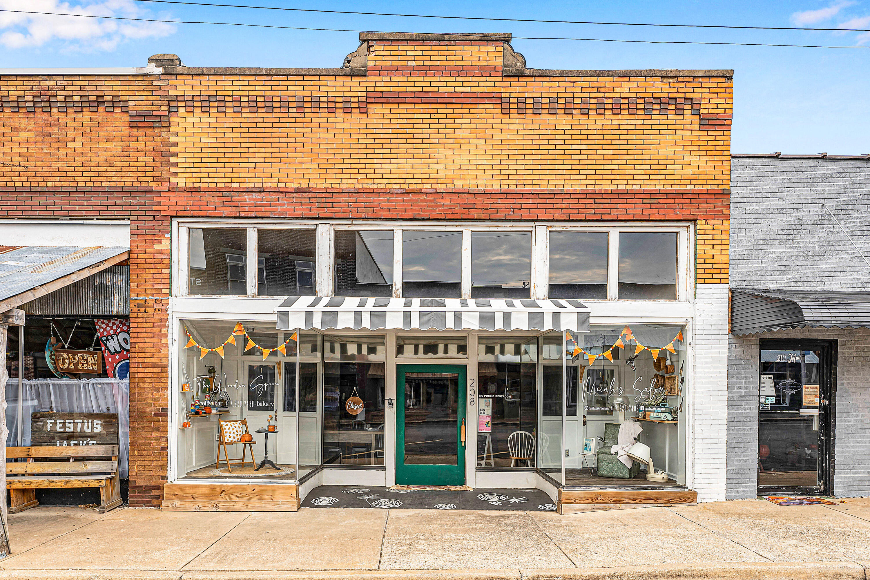 Photo 2 - Commercial Sale for sale – 208  Main Street  Crane, MO