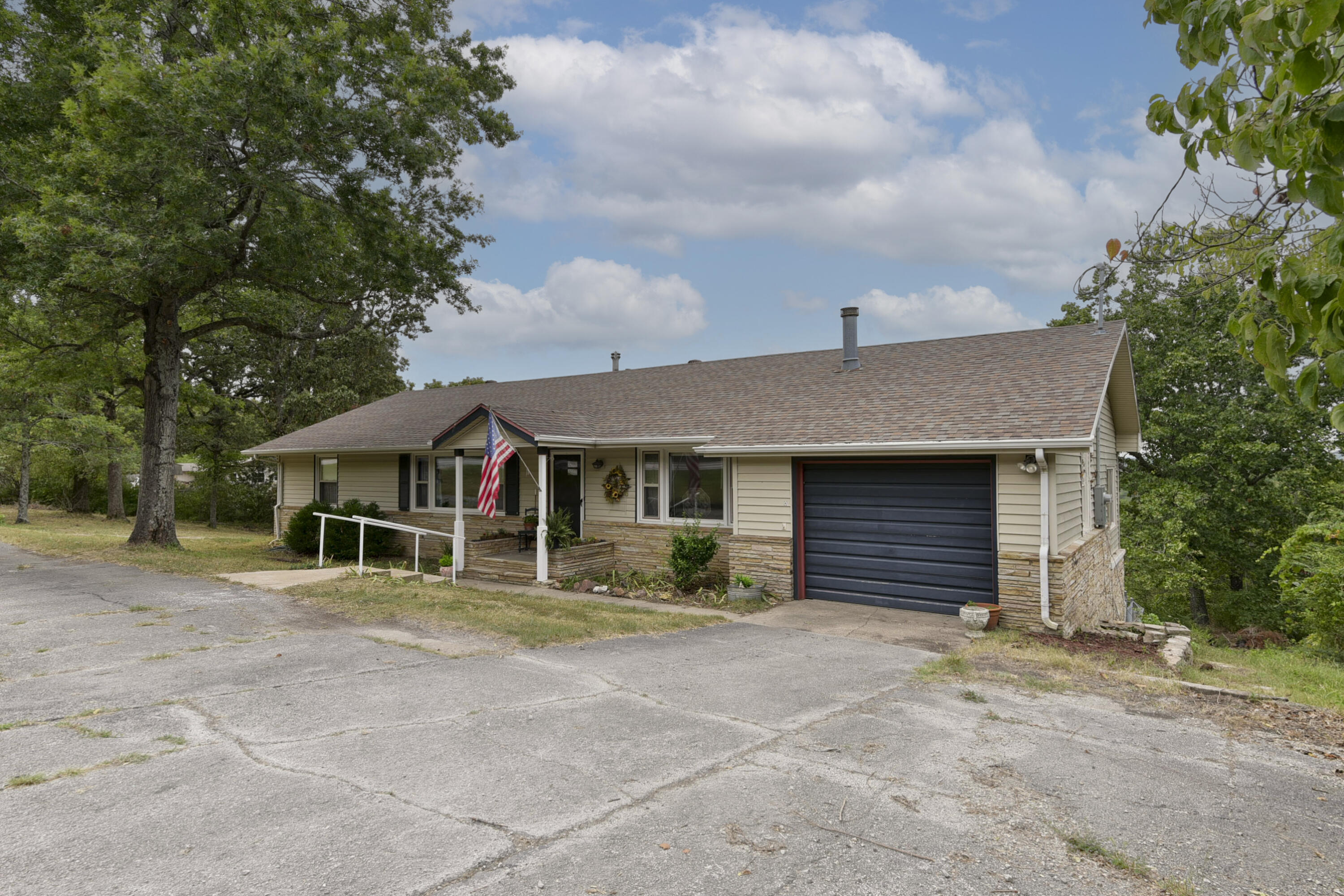 Photo 2 - Residential for sale – 14228  Us-160   Forsyth, MO