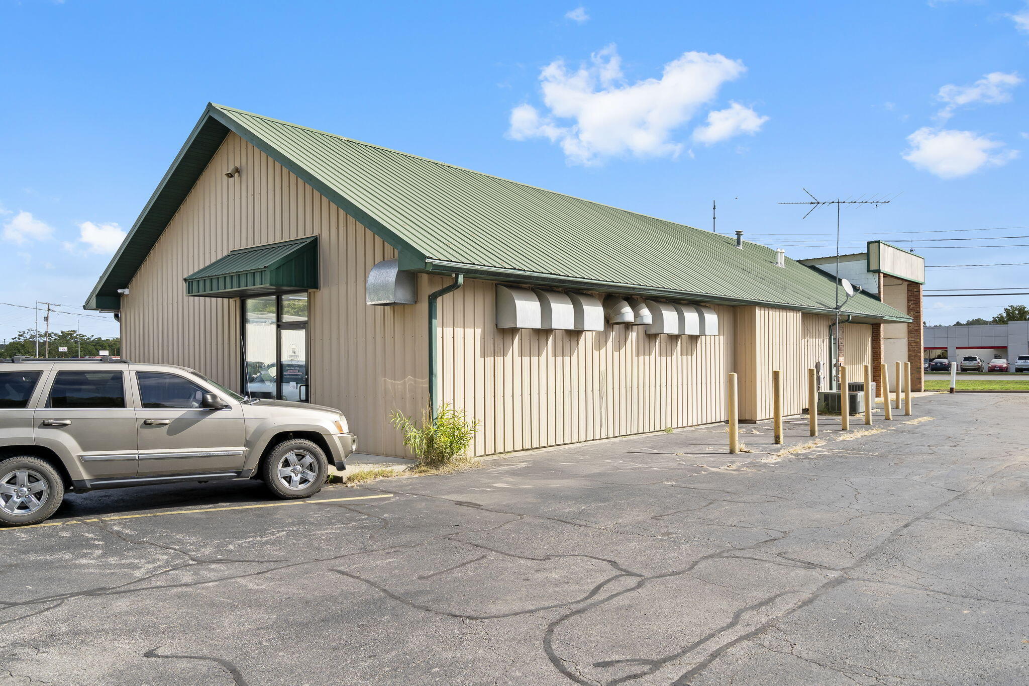 Photo 14 - Commercial Sale for sale – 1711  Porter Wagoner   West Plains, MO