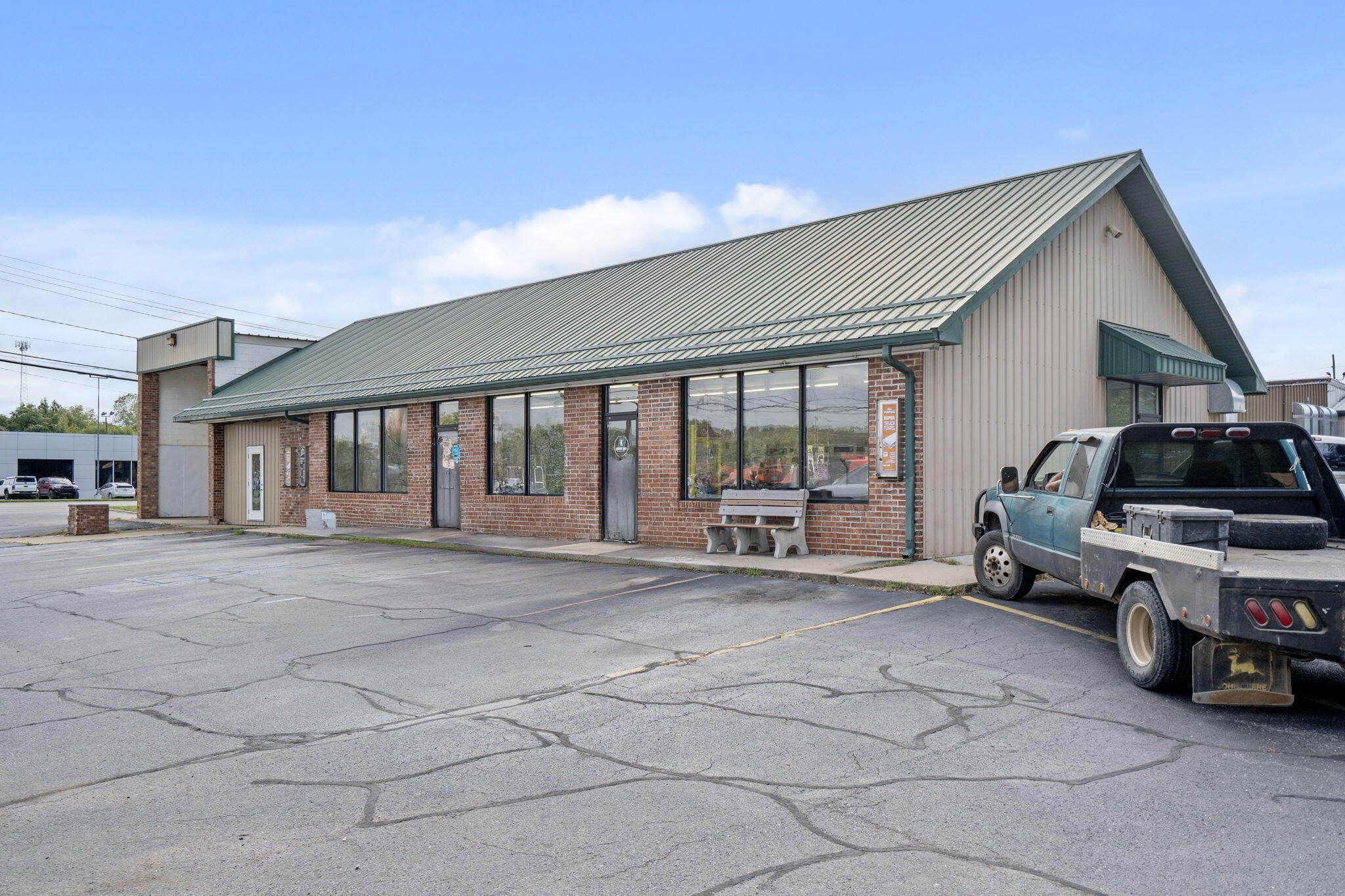 Photo 2 - Commercial Sale for sale – 1711  Porter Wagoner   West Plains, MO
