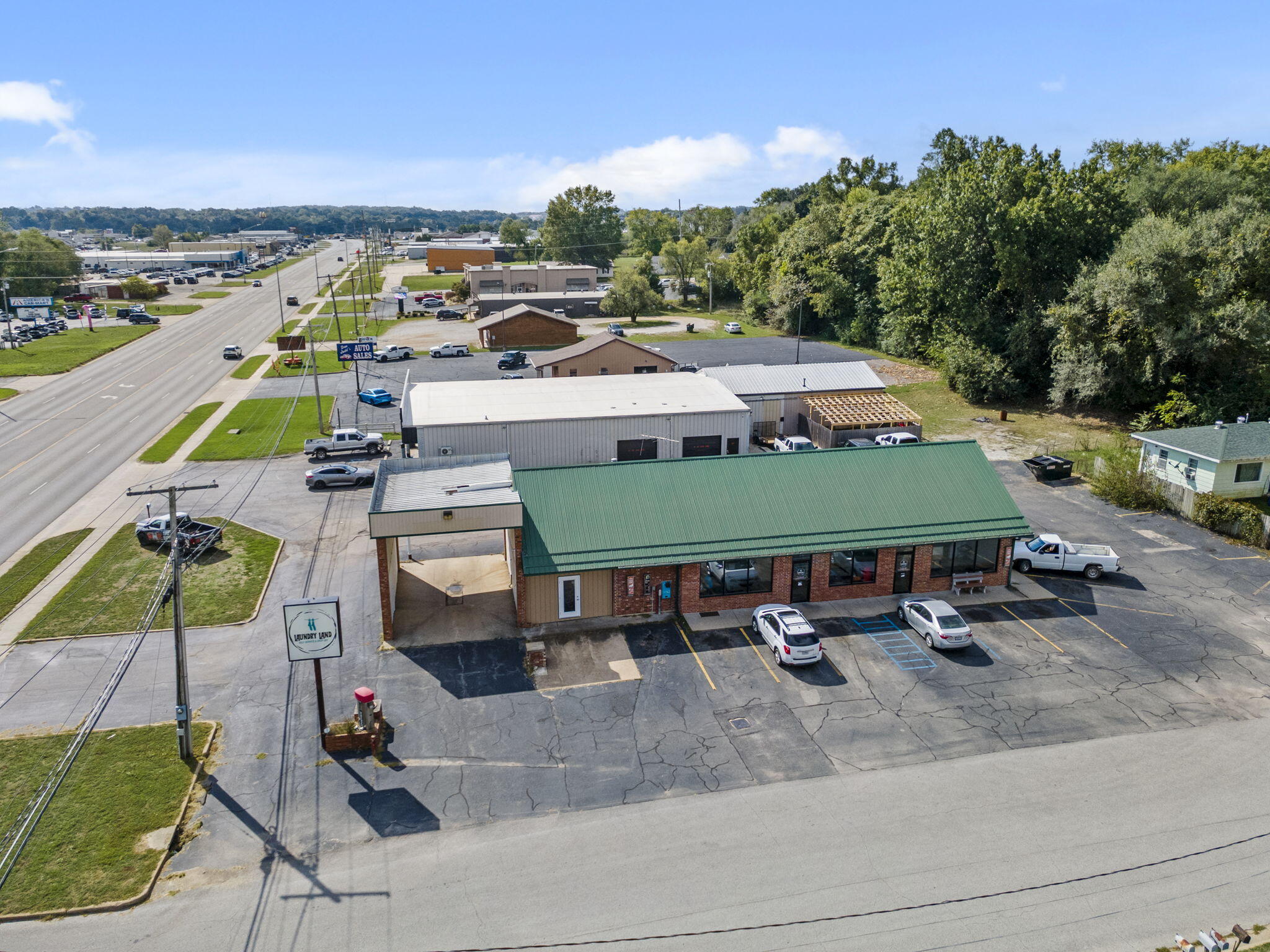 Photo 17 - Commercial Sale for sale – 1711  Porter Wagoner   West Plains, MO