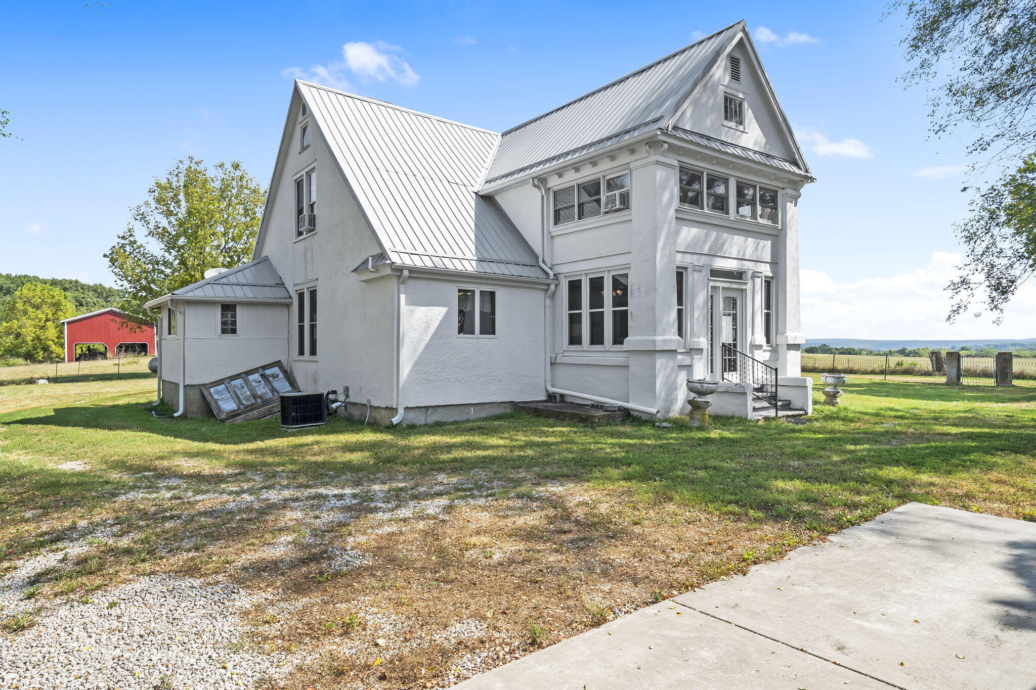 Photo 4 - Farm for sale – 16311  Sunburst Road   Lebanon, MO