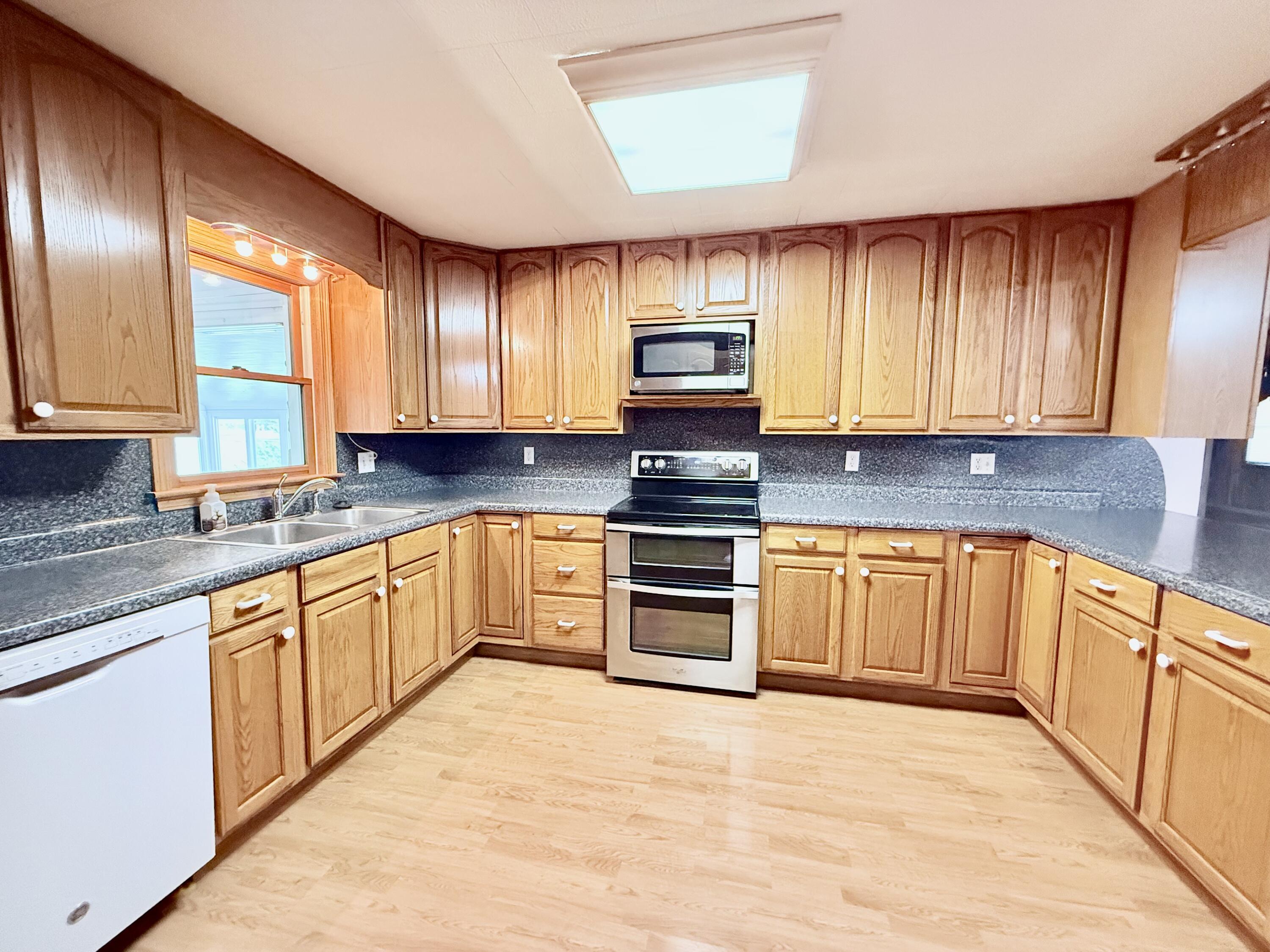 Photo 3 - Residential for sale – 235  Maple Avenue  Licking, MO