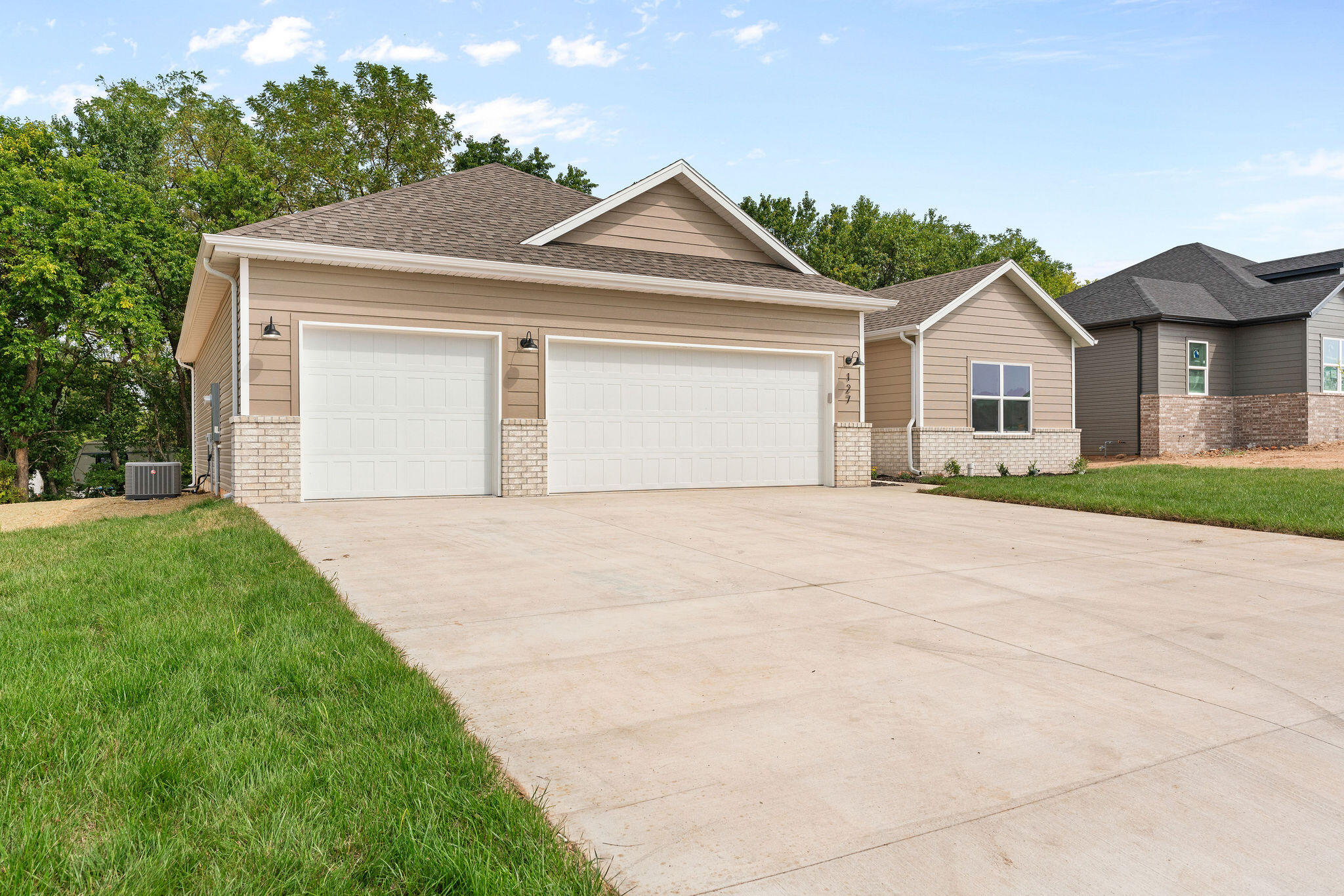 Photo 3 - Residential for sale – 162 E Kelce Lane  Republic, MO
