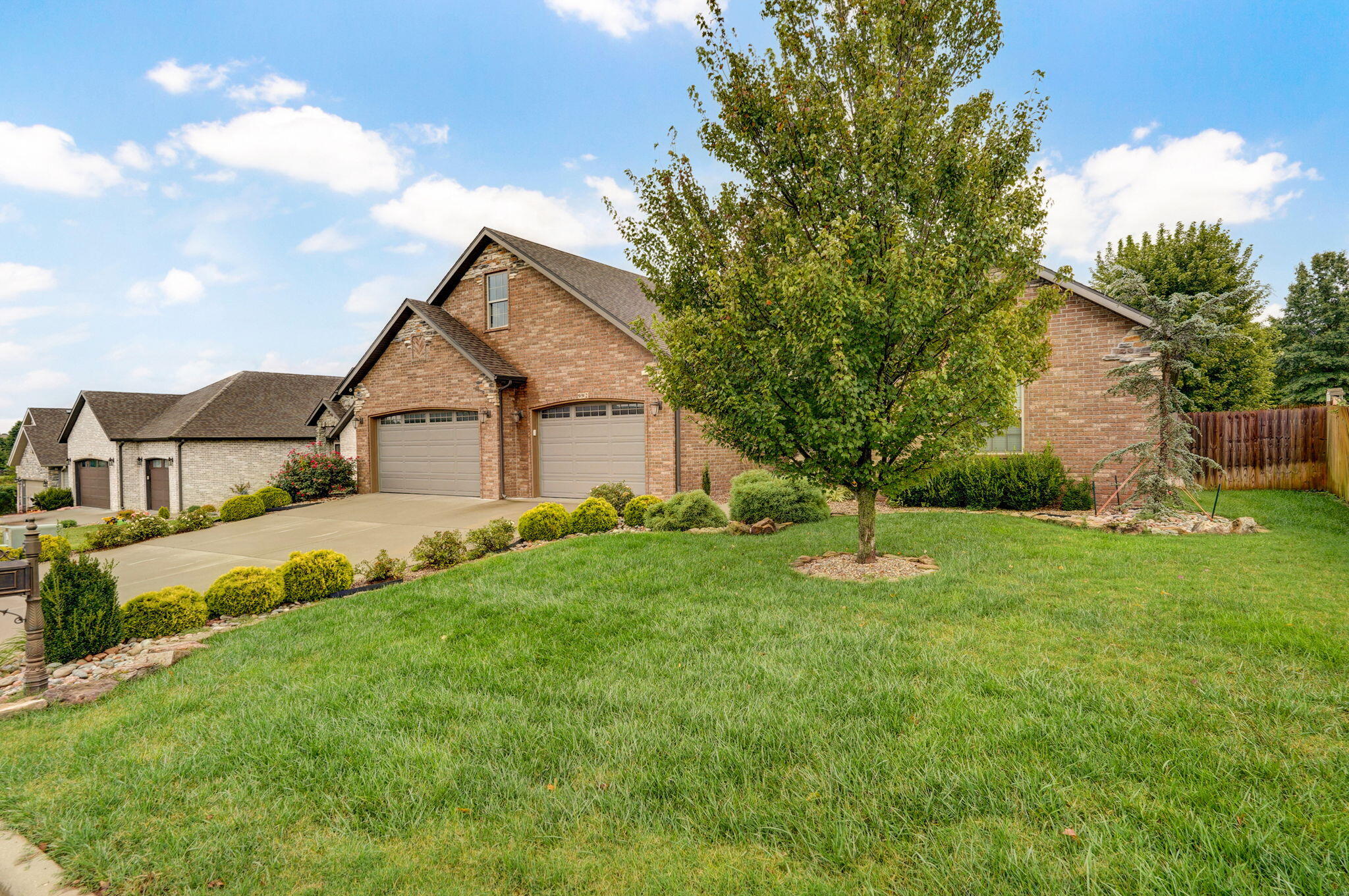 Photo 3 - Residential for sale – 992 N Cedar Ridge Avenue  Springfield, MO