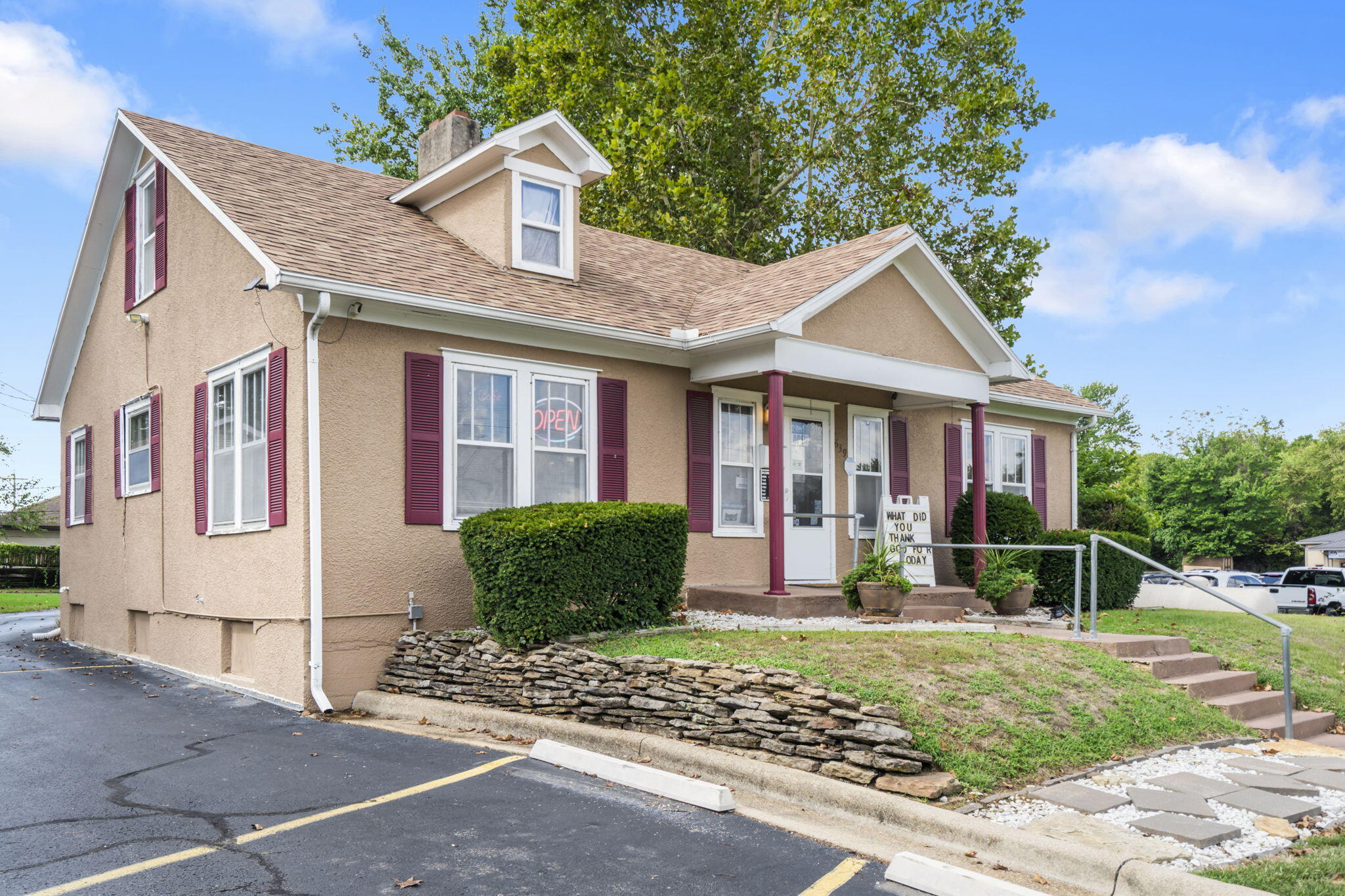 Photo 3 - Commercial Sale for sale – 639 S Washington Avenue  Lebanon, MO