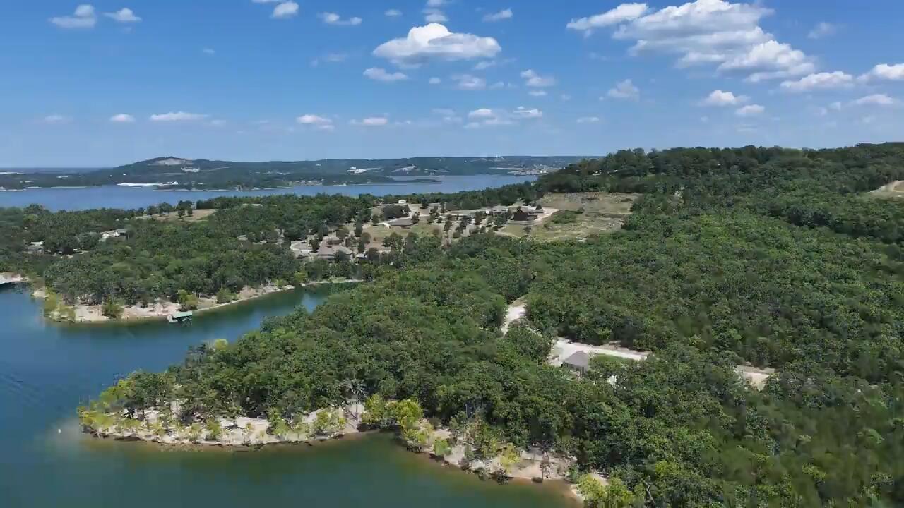 Land for sale – Lot 11  Tuscania Way  Blue Eye, MO