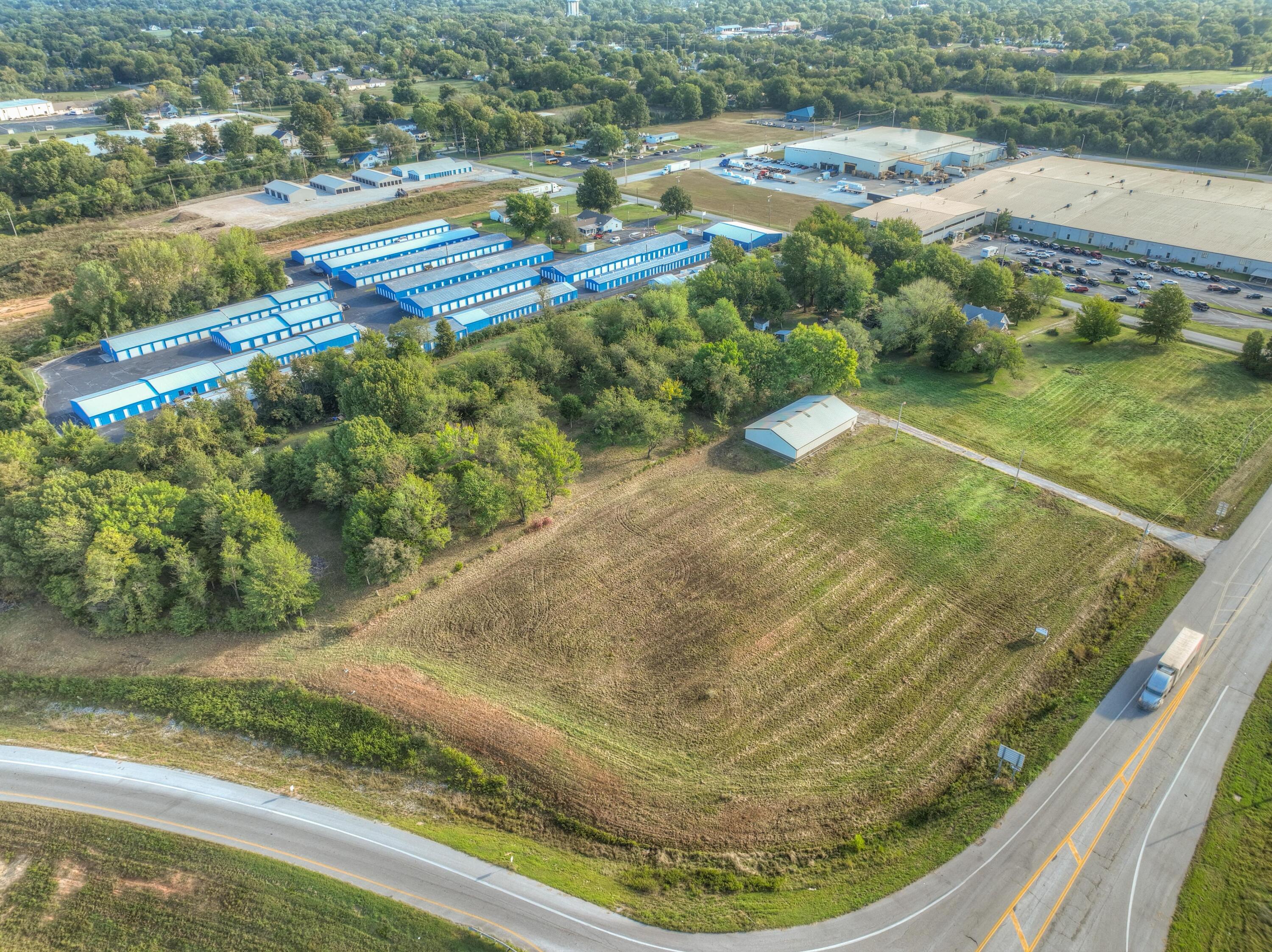 Photo 8 - Commercial Sale for sale – 1373 W Fairview Avenue  Carthage, MO