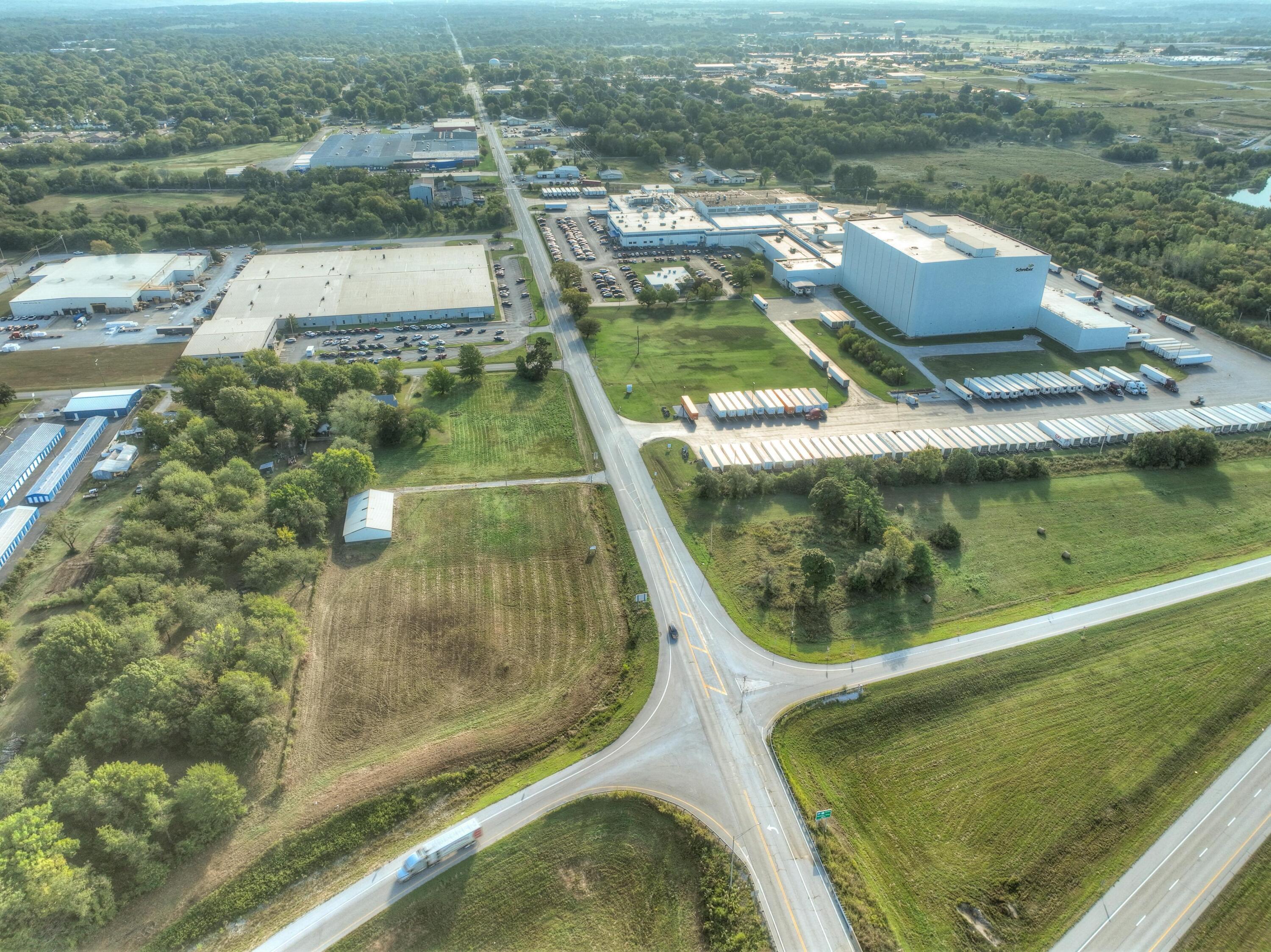 Photo 9 - Commercial Sale for sale – 1373 W Fairview Avenue  Carthage, MO