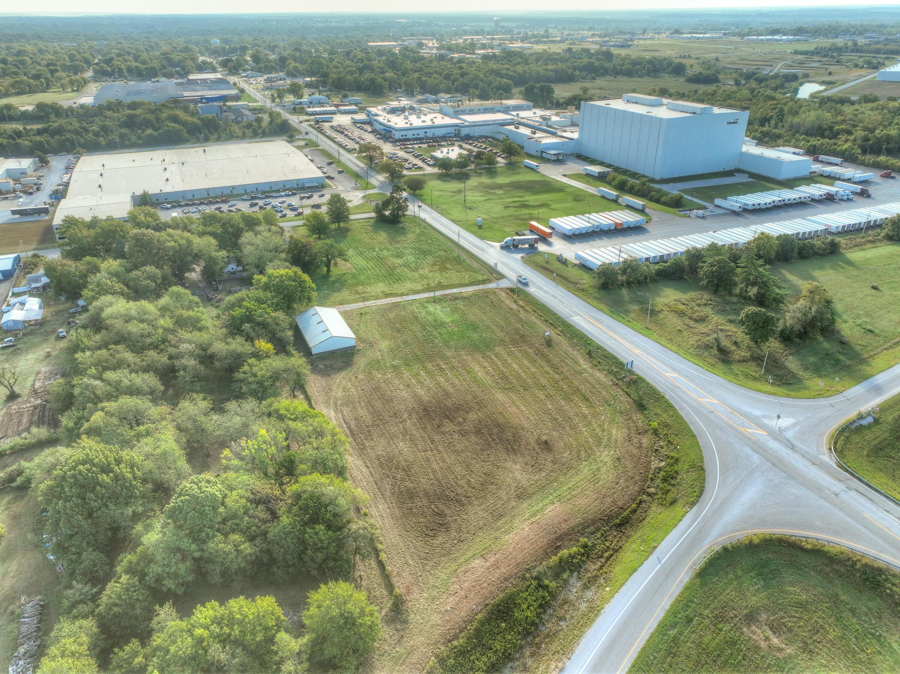 Photo 6 - Commercial Sale for sale – 1373 W Fairview Avenue  Carthage, MO