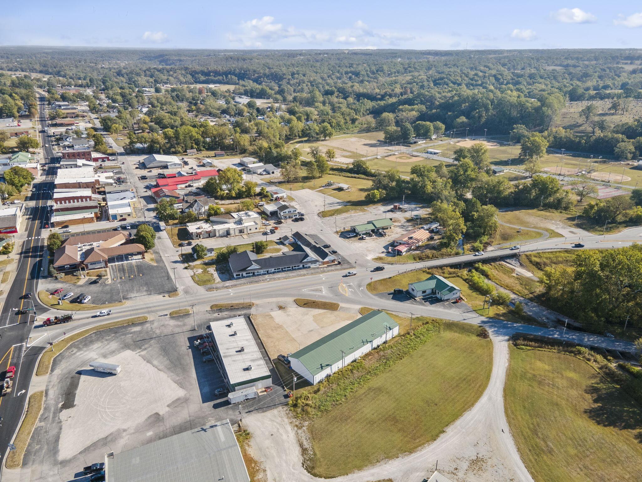 Photo 31 - Commercial Sale for sale – 204 E 5th   Cassville, MO
