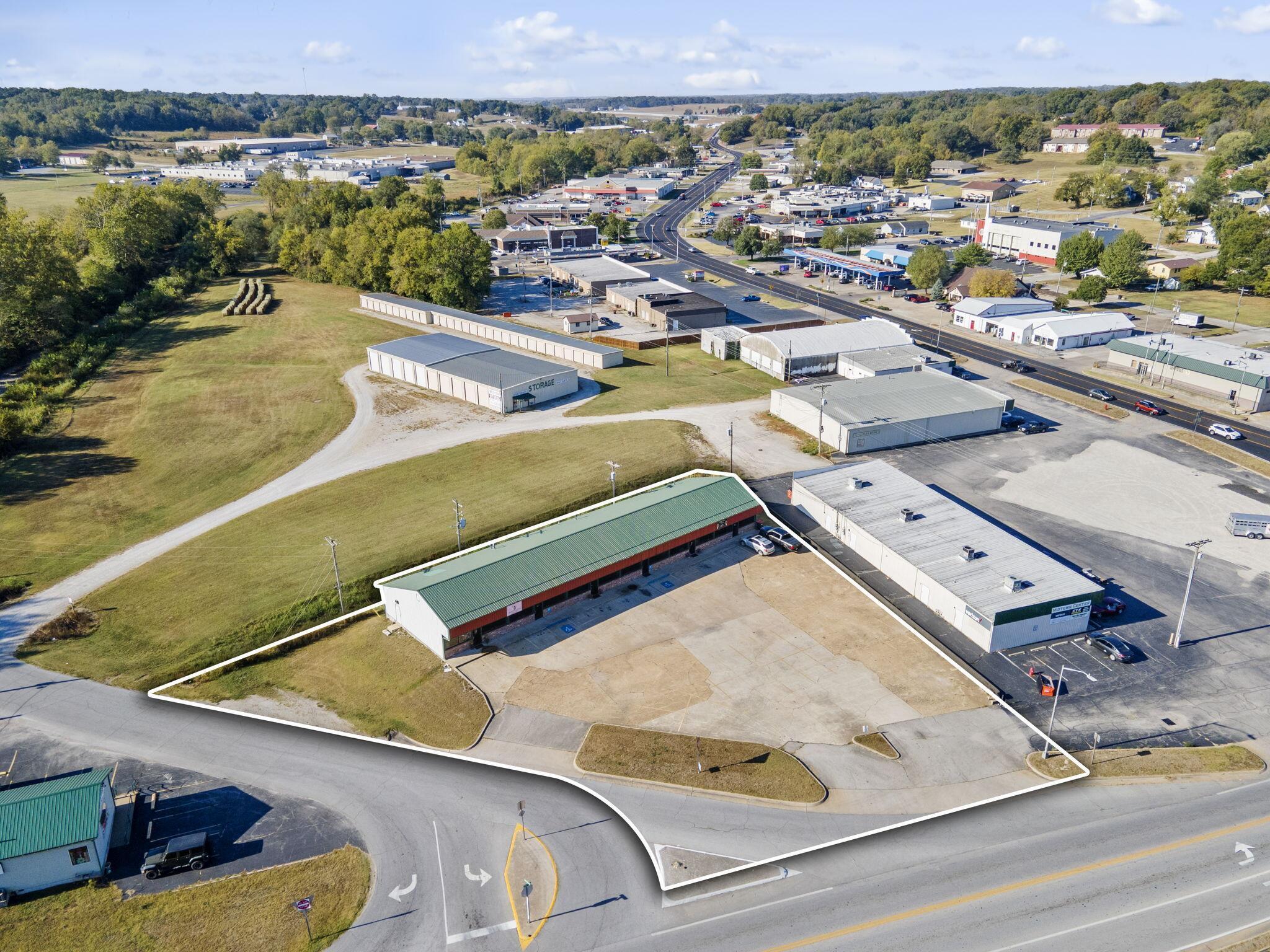Photo 33 - Commercial Sale for sale – 204 E 5th   Cassville, MO