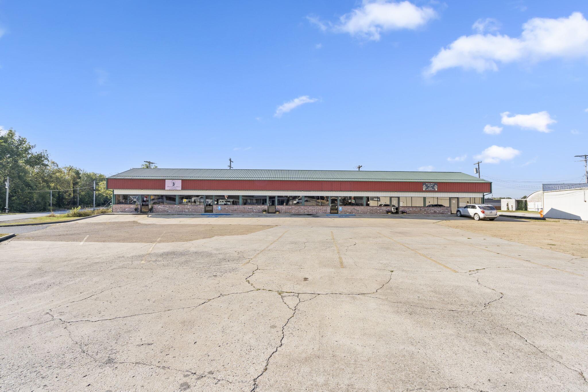 Commercial Sale for sale – 204 E 5th   Cassville, MO