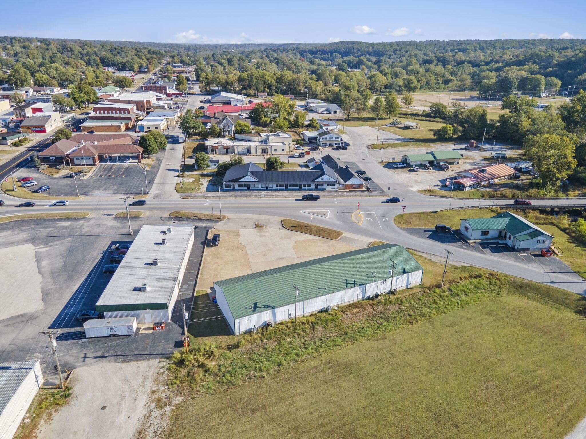 Photo 34 - Commercial Sale for sale – 204 E 5th   Cassville, MO