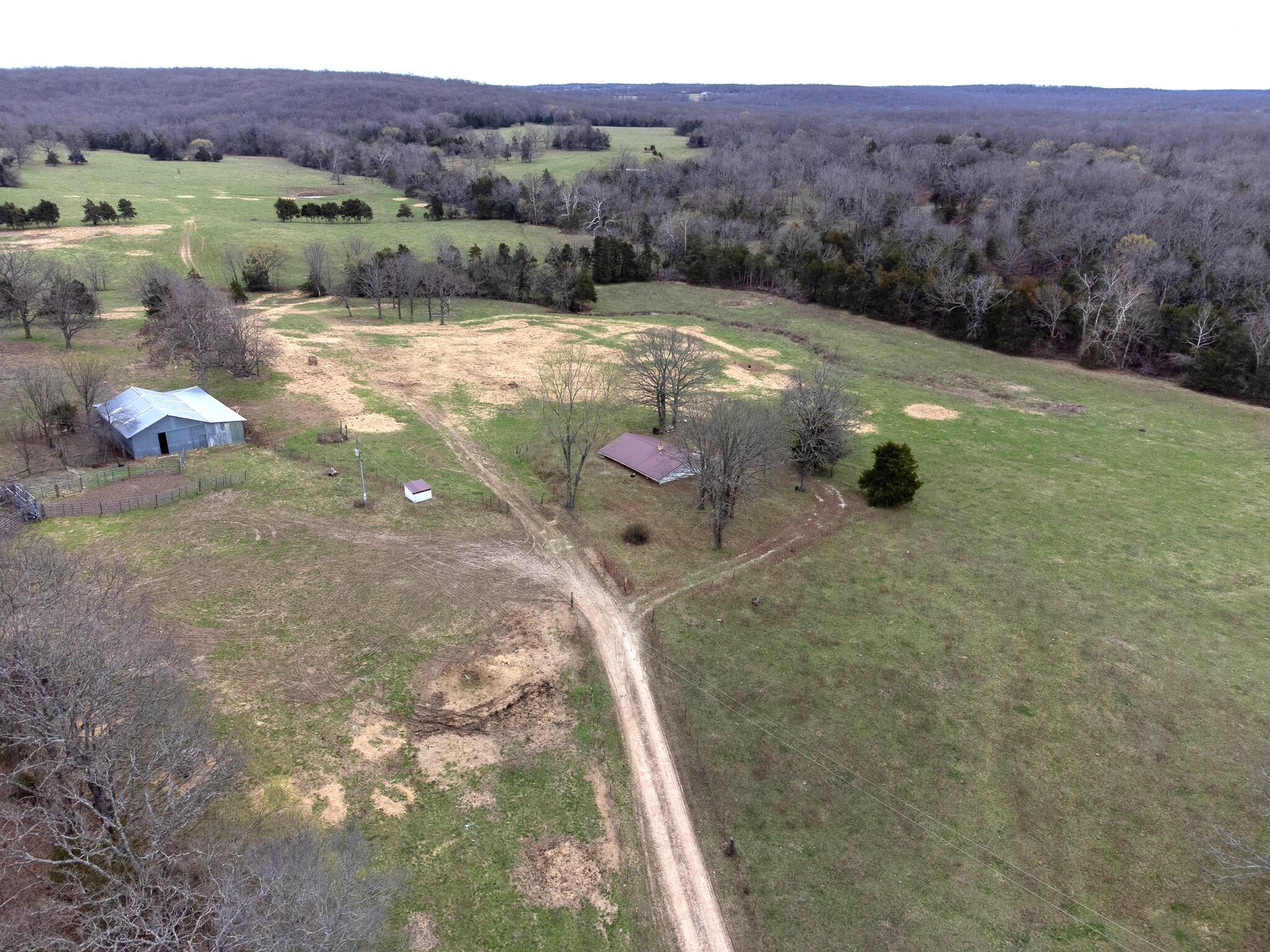 Photo 3 - Farm for sale – 476 E 380th Road  Dunnegan, MO