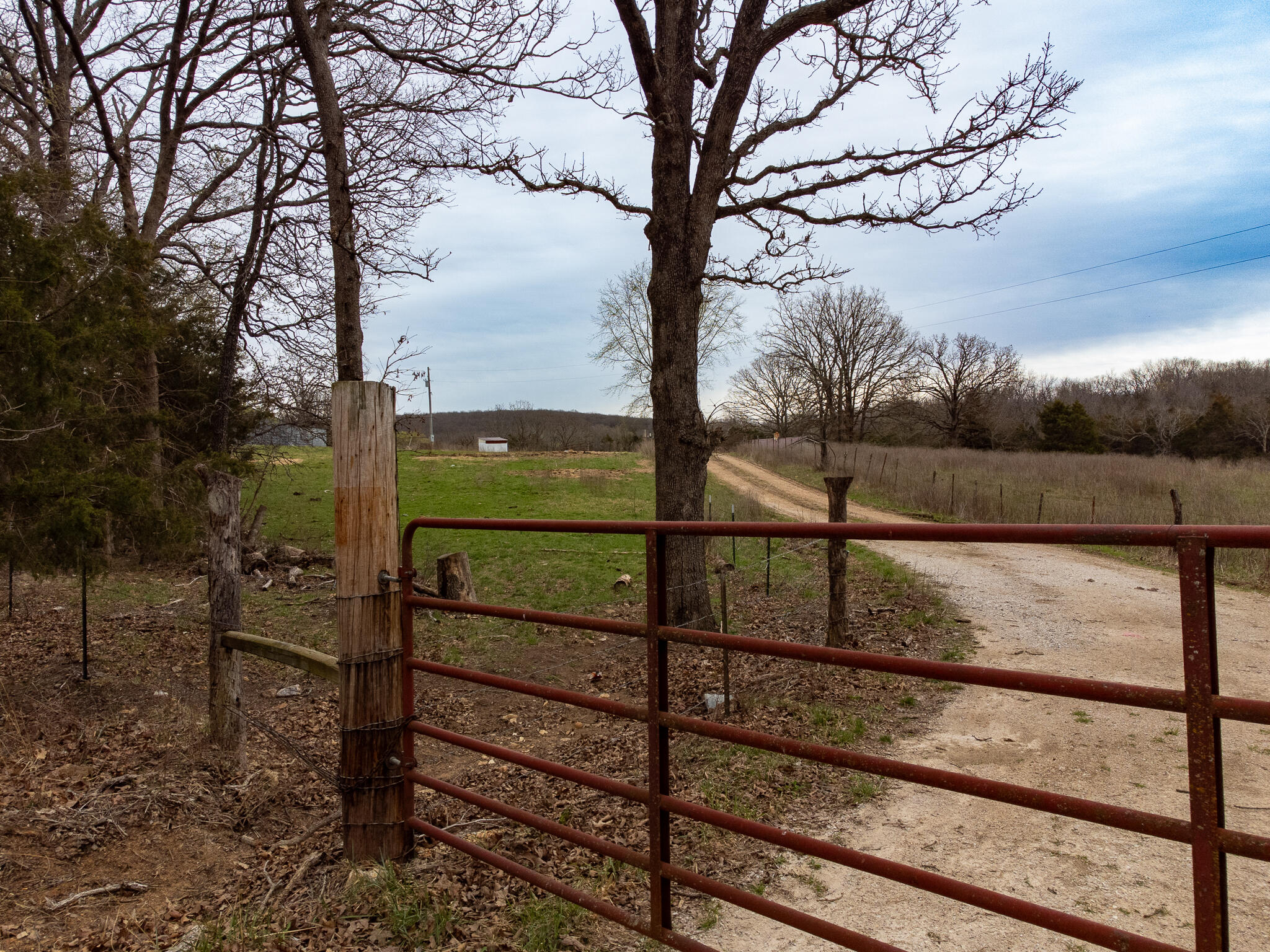 Photo 2 - Farm for sale – 476 E 380th Road  Dunnegan, MO