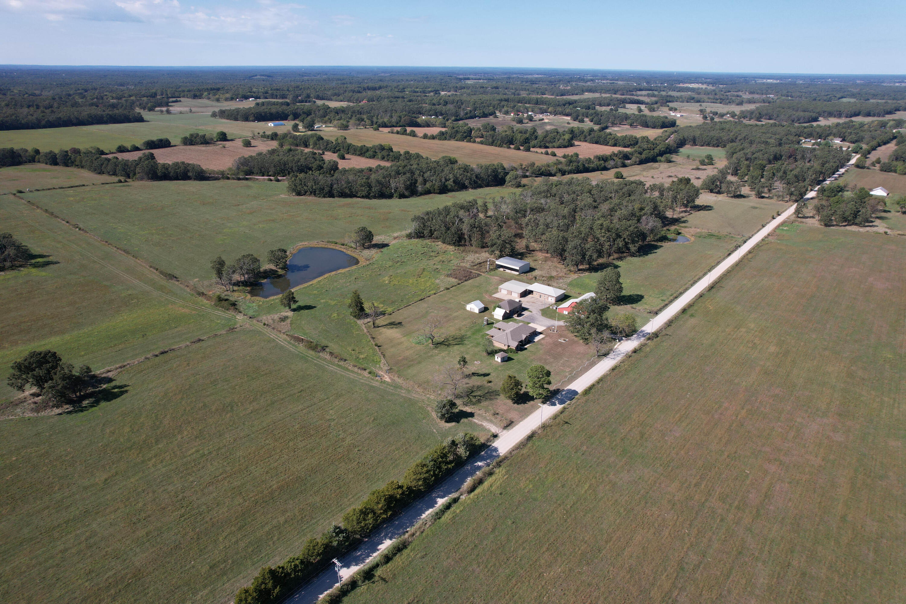 Farm for sale – 18007  Norton Drive  Phillipsburg, MO