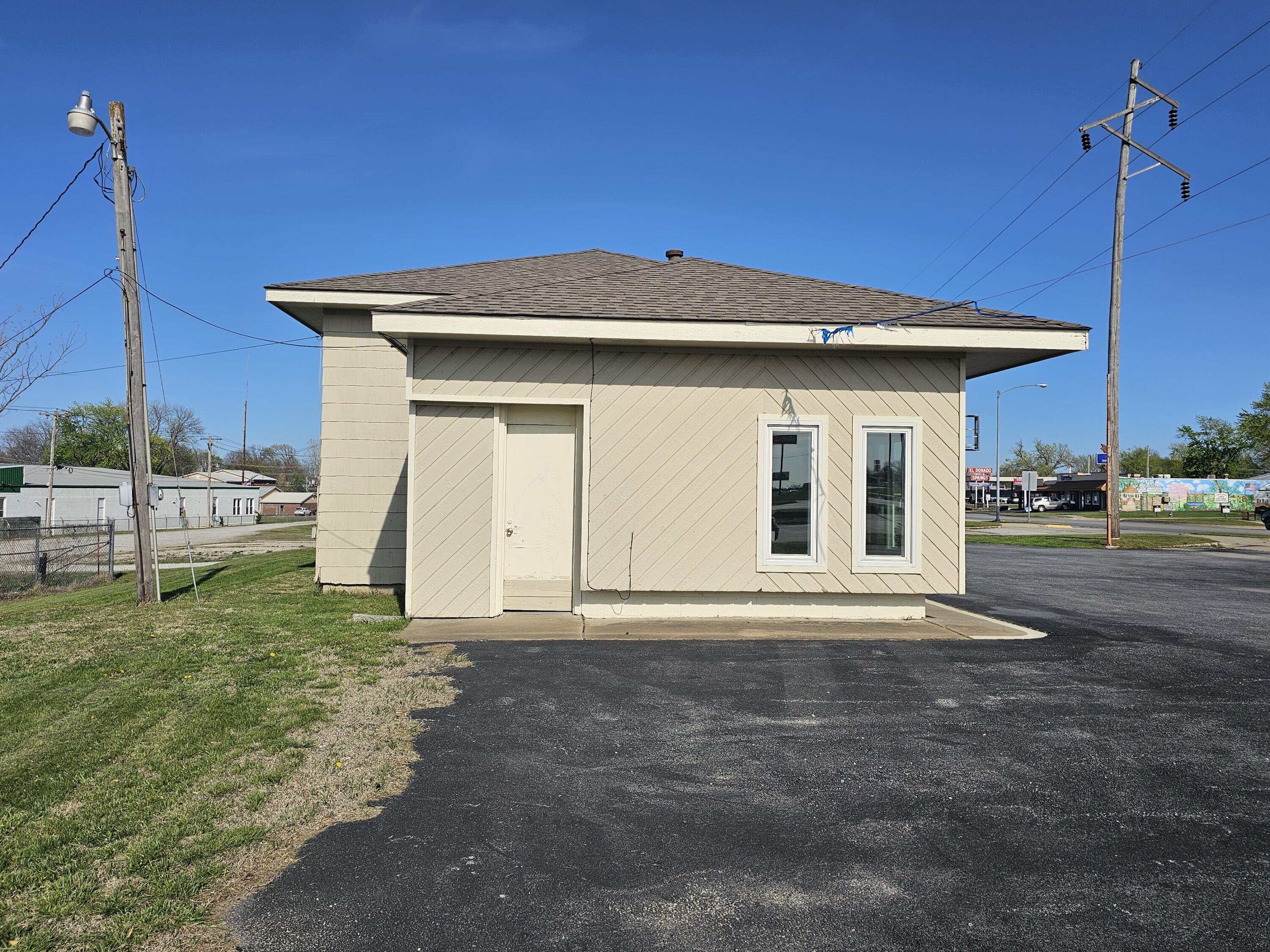 Photo 6 - Commercial Sale for sale – 119  Us-54   El Dorado Springs, MO