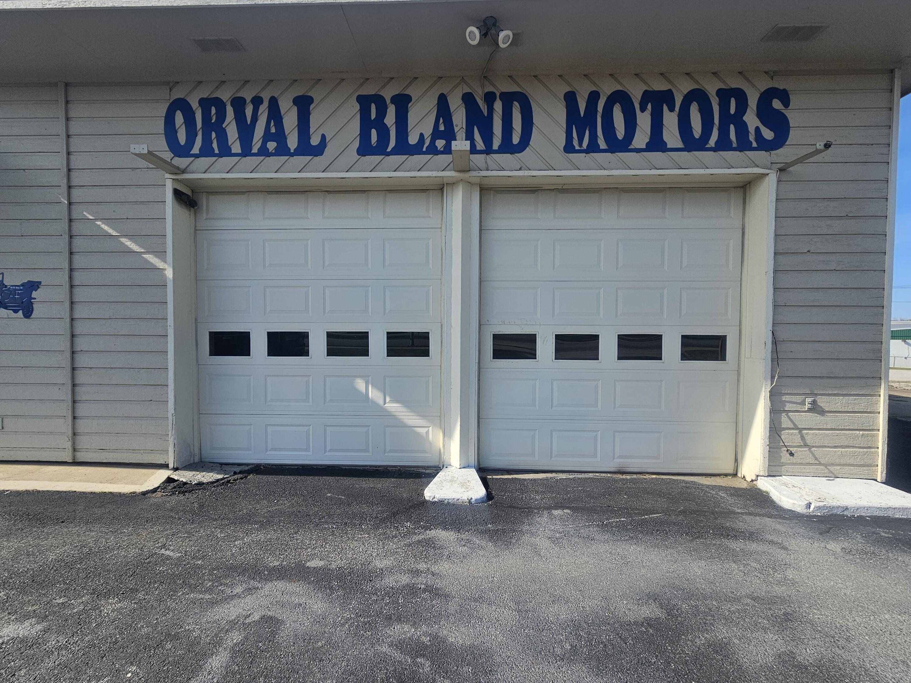 Photo 2 - Commercial Sale for sale – 119  Us-54   El Dorado Springs, MO