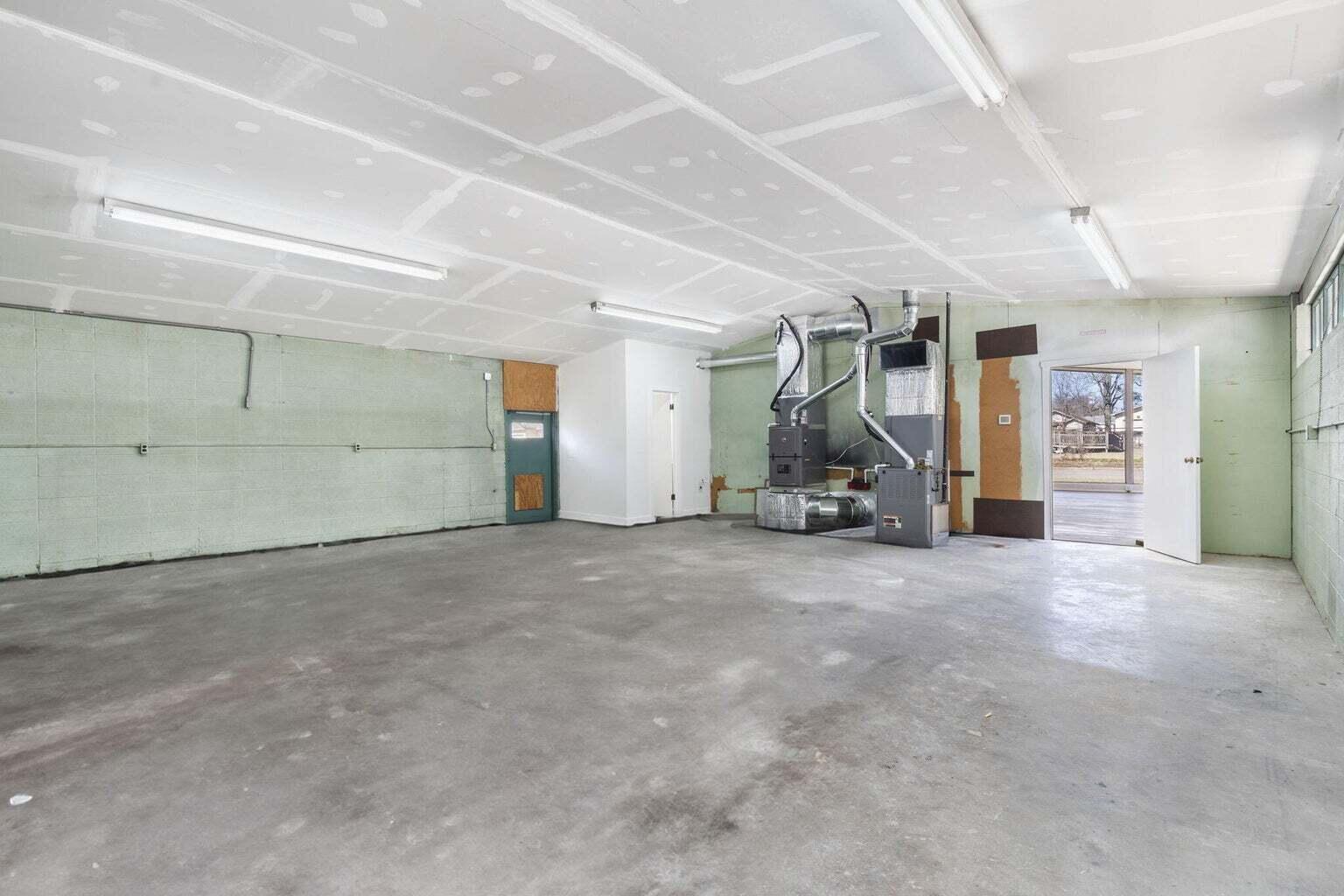 Photo 16 - Commercial Lease for sale – 1464 E Commercial Street  Springfield, MO