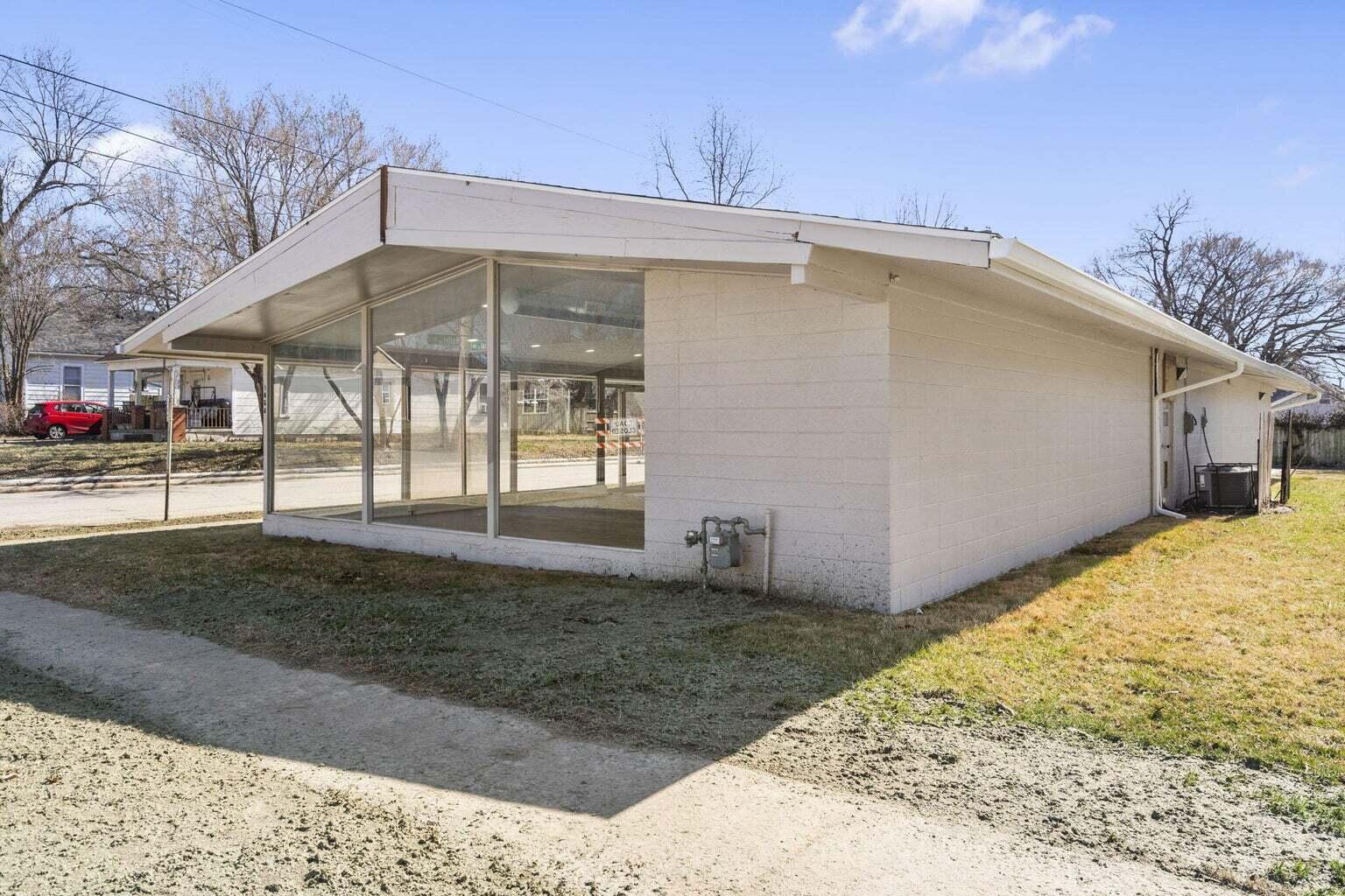Photo 7 - Commercial Lease for sale – 1464 E Commercial Street  Springfield, MO